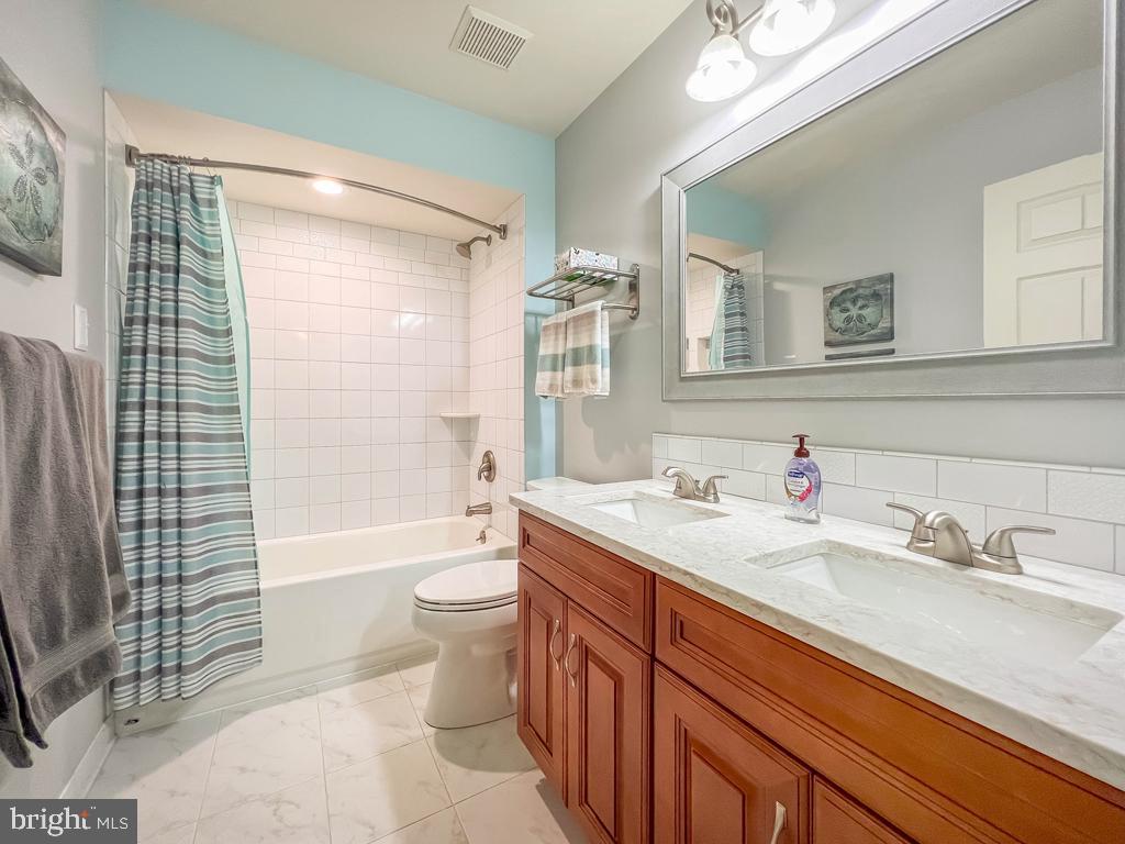 NORWALK - Residential