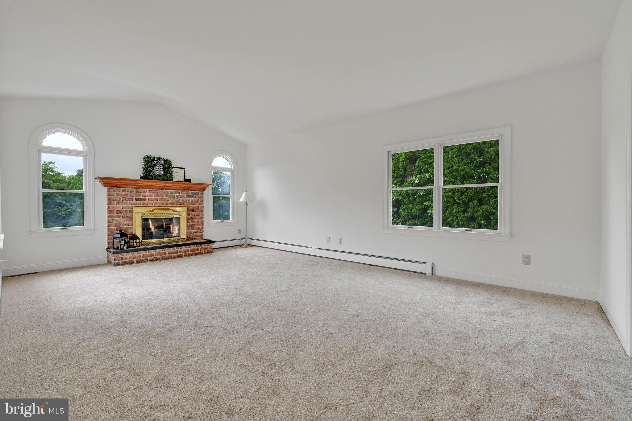 WEAVERS POND - Residential