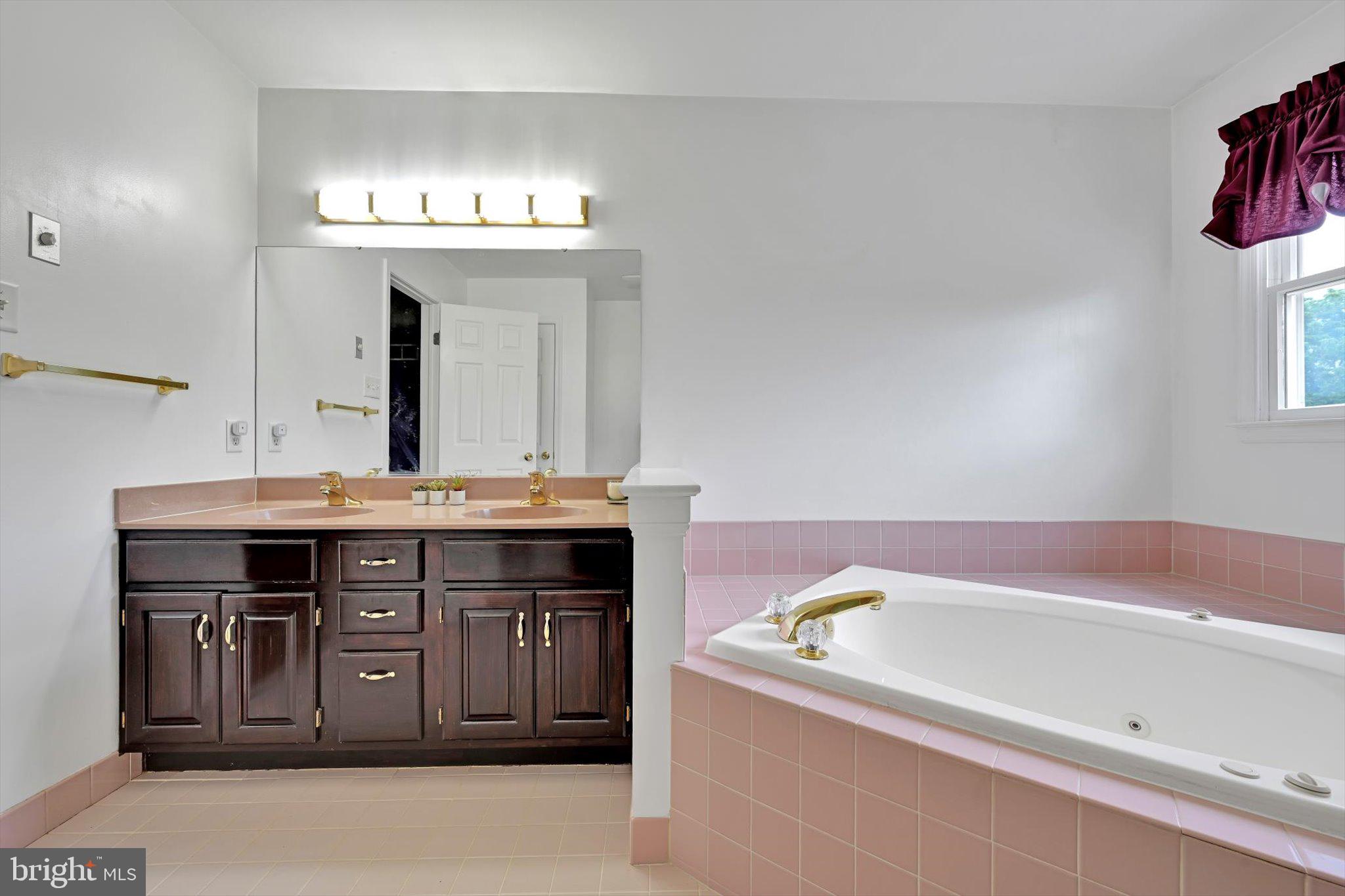 WEAVERS POND - Residential