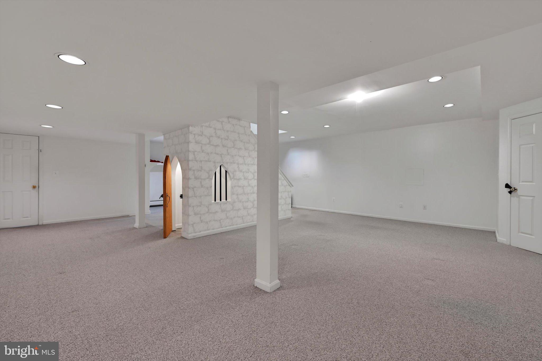 WEAVERS POND - Residential