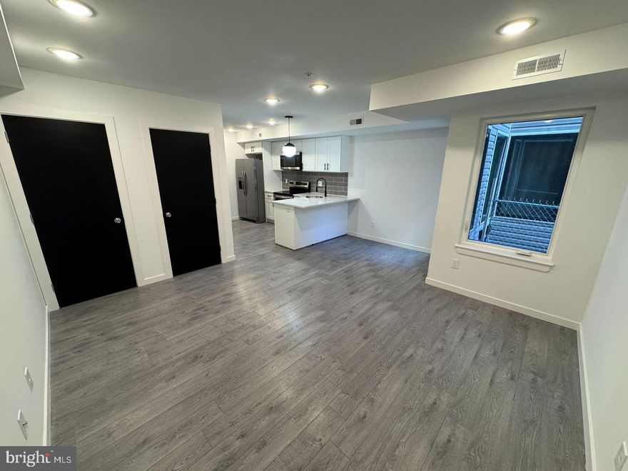 Welcome to 1800 W Tioga, a stunning new construction located in the heart of Philadelphia, PA. This apartment boasts two spacious bedrooms and two full bathrooms, perfect for those who value comfort and convenience. The open floor plan is accentuated by beautiful hardwood floors that flow seamlessly throughout the unit. The kitchen is a chef's dream, equipped with stainless steel appliances, a stove/oven, and a dishwasher. The granite kitchen counters add a touch of elegance and sophistication. The apartment also comes with a refrigerator and a microwave, making meal prep a breeze. For your convenience, the unit has an in-unit laundry, so you can do your laundry at your own pace. The central air conditioning ensures you stay cool during the hot summer months. The apartment is also cable-ready, so you can easily set up your entertainment system. With options for a one-year or two-year lease, you can choose the term that best suits your needs. Experience the best of Philadelphia living at 1800 W Tioga.