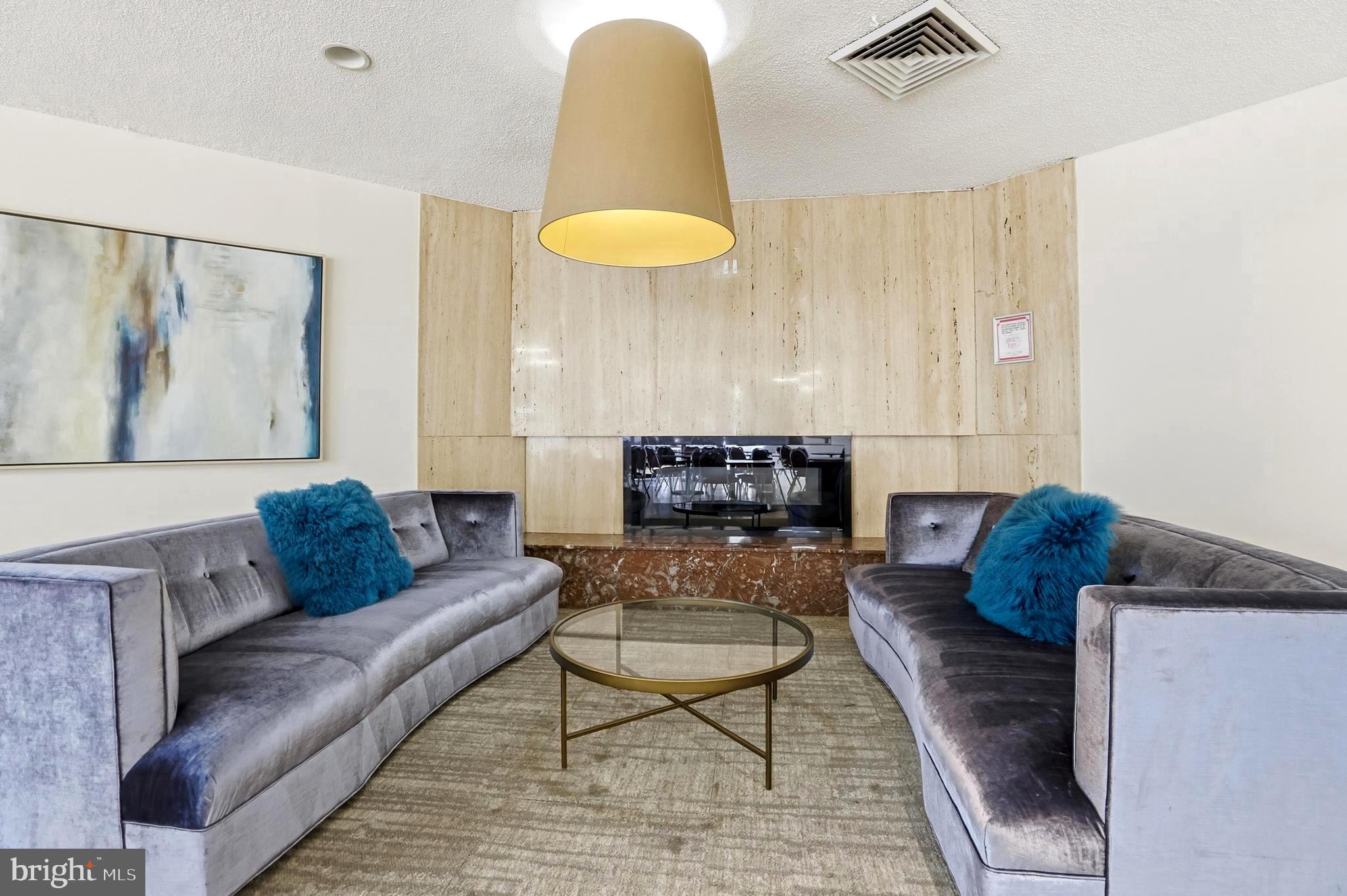 ALEXANDRIA KNOLLS - Residential