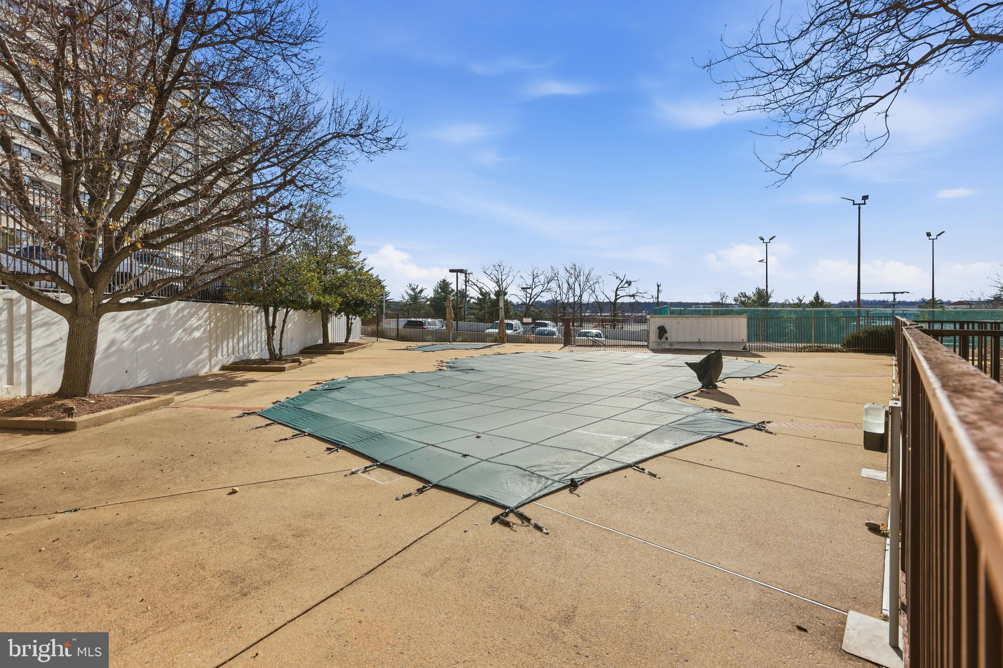 ALEXANDRIA KNOLLS - Residential