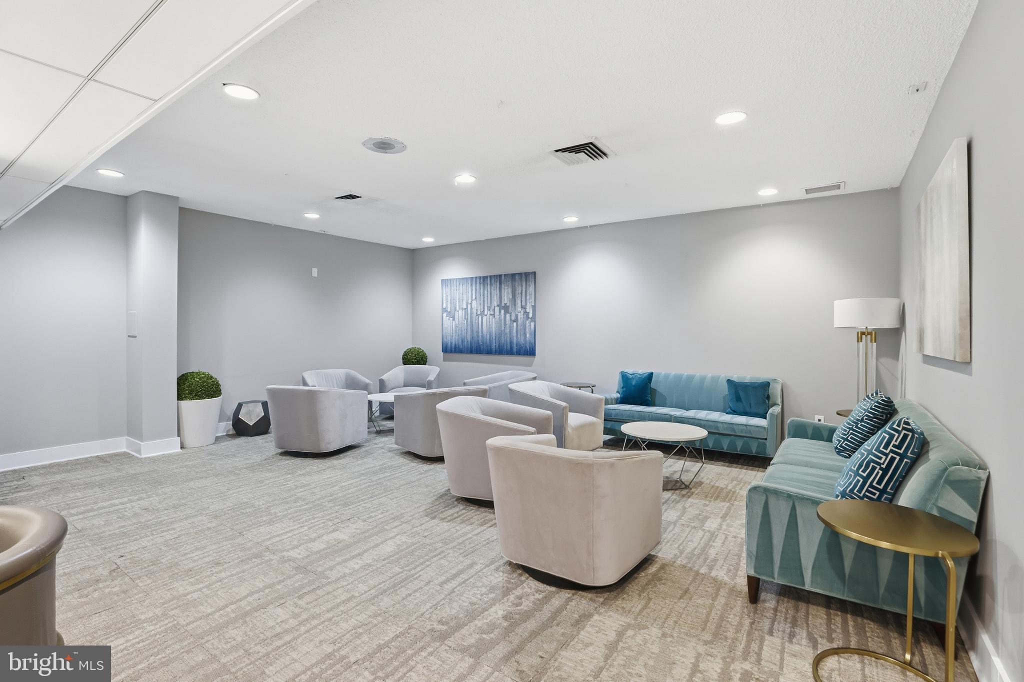 ALEXANDRIA KNOLLS - Residential