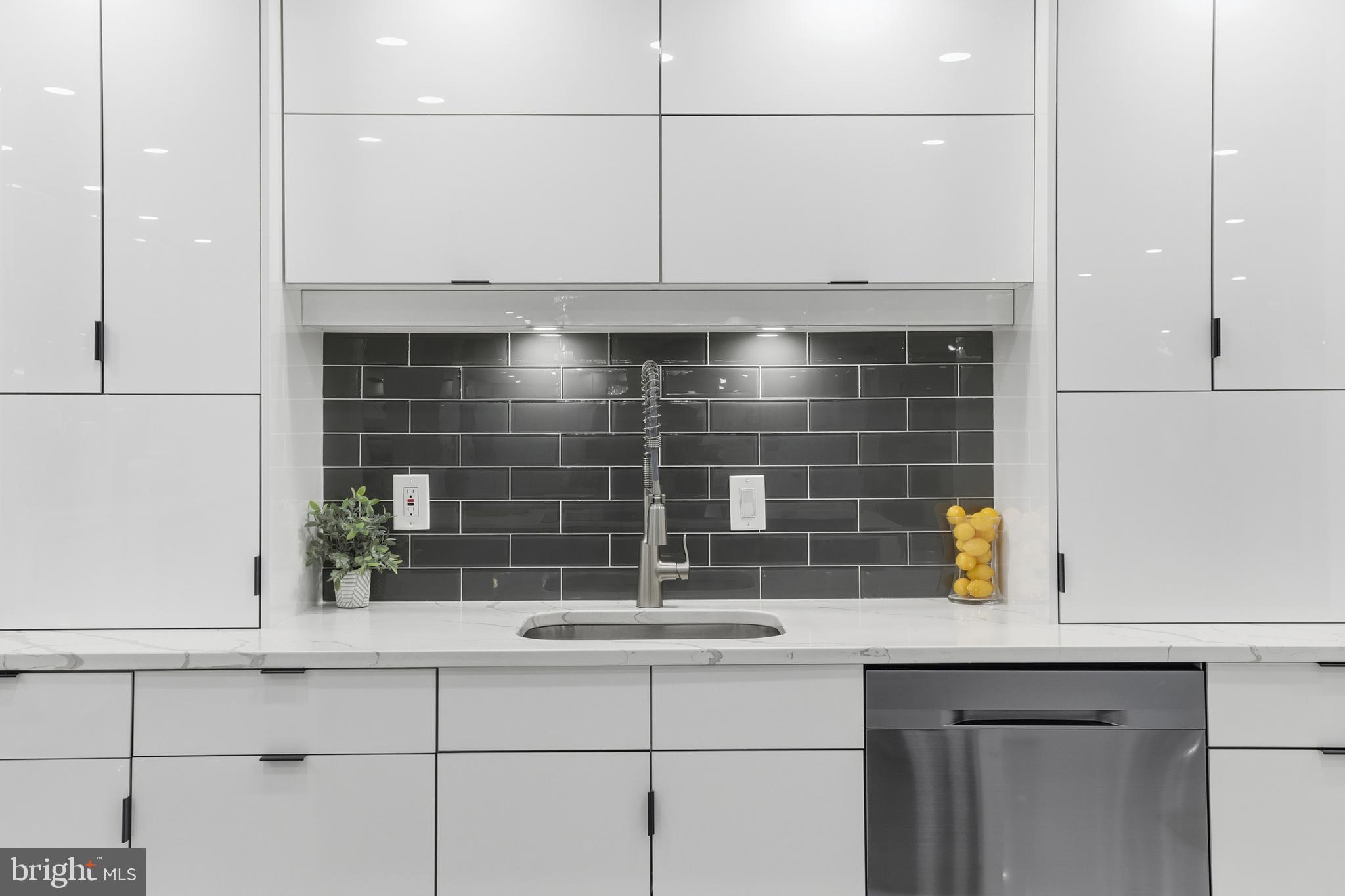 ALEXANDRIA KNOLLS - Residential