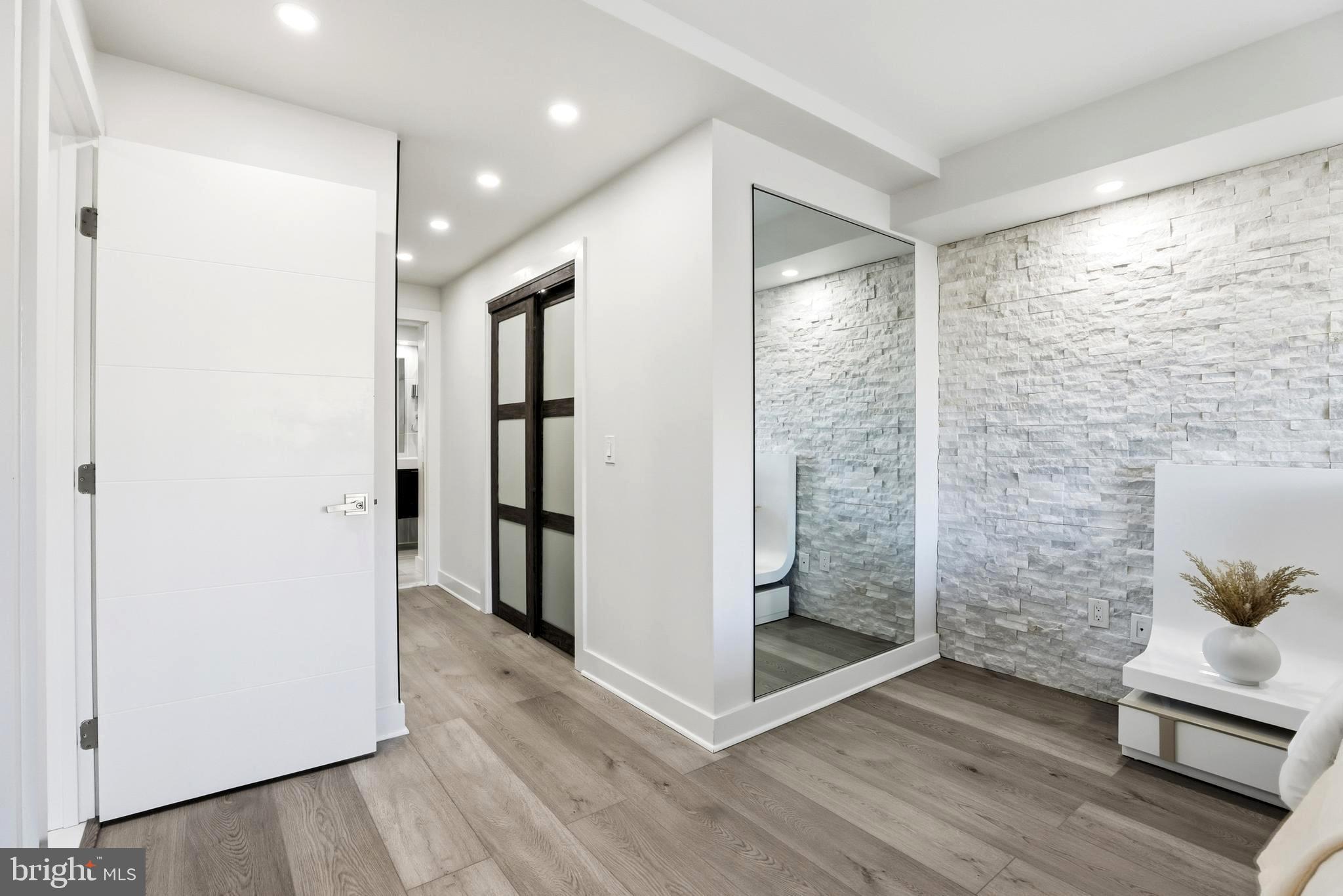 ALEXANDRIA KNOLLS - Residential