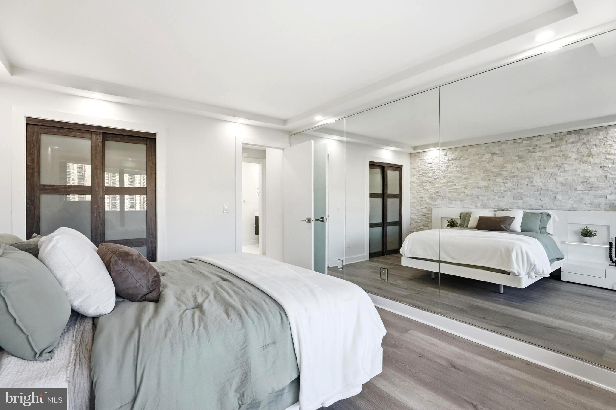 ALEXANDRIA KNOLLS - Residential