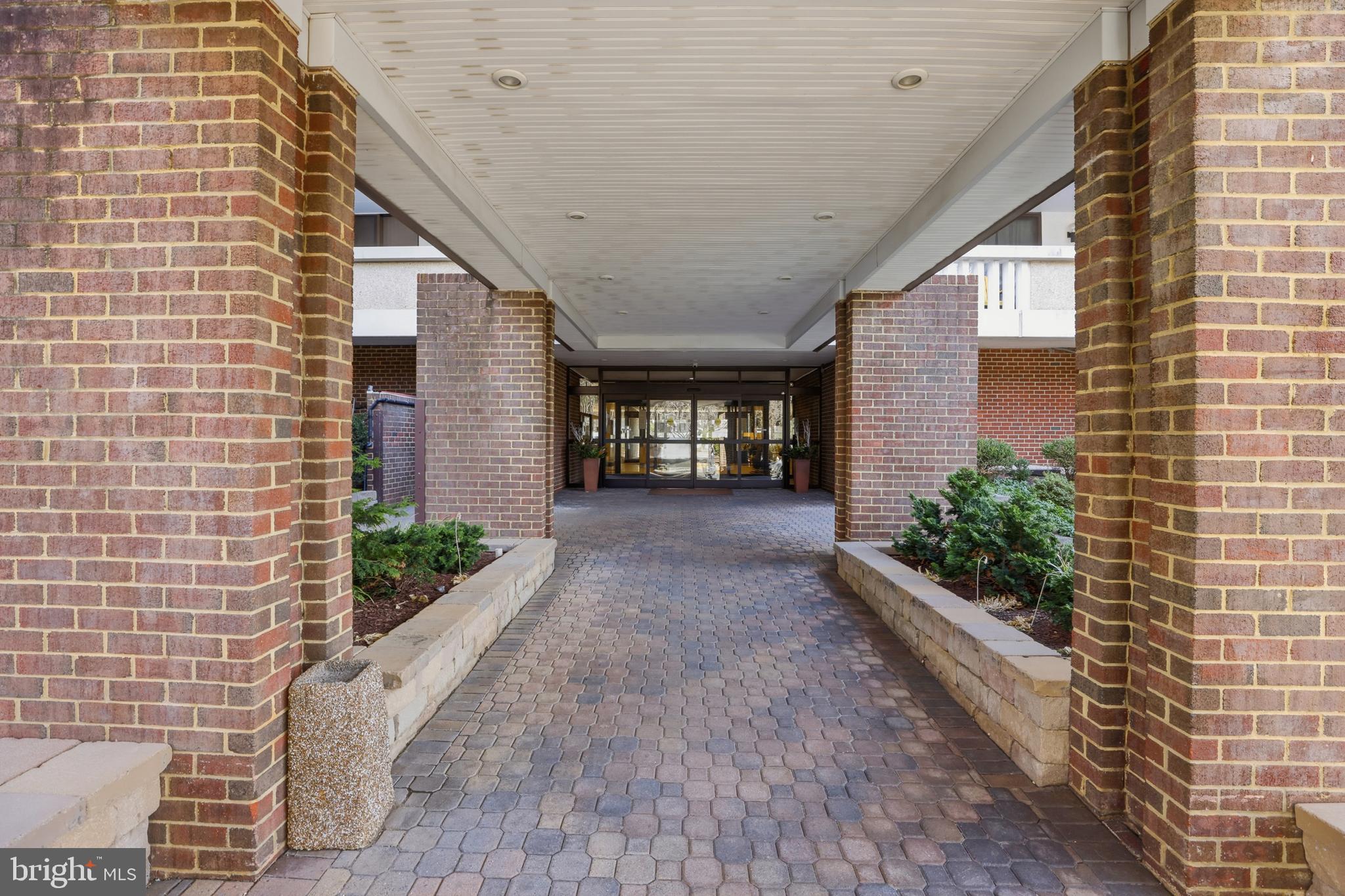 ALEXANDRIA KNOLLS - Residential