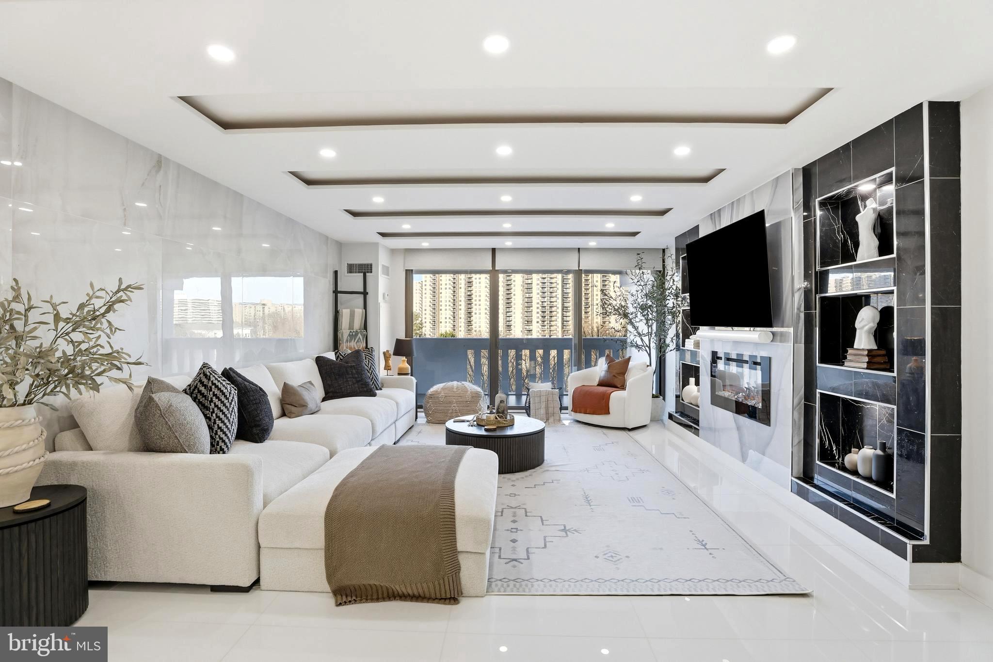 ALEXANDRIA KNOLLS - Residential