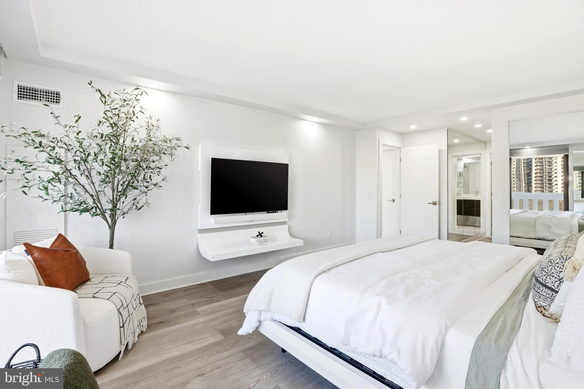 ALEXANDRIA KNOLLS - Residential