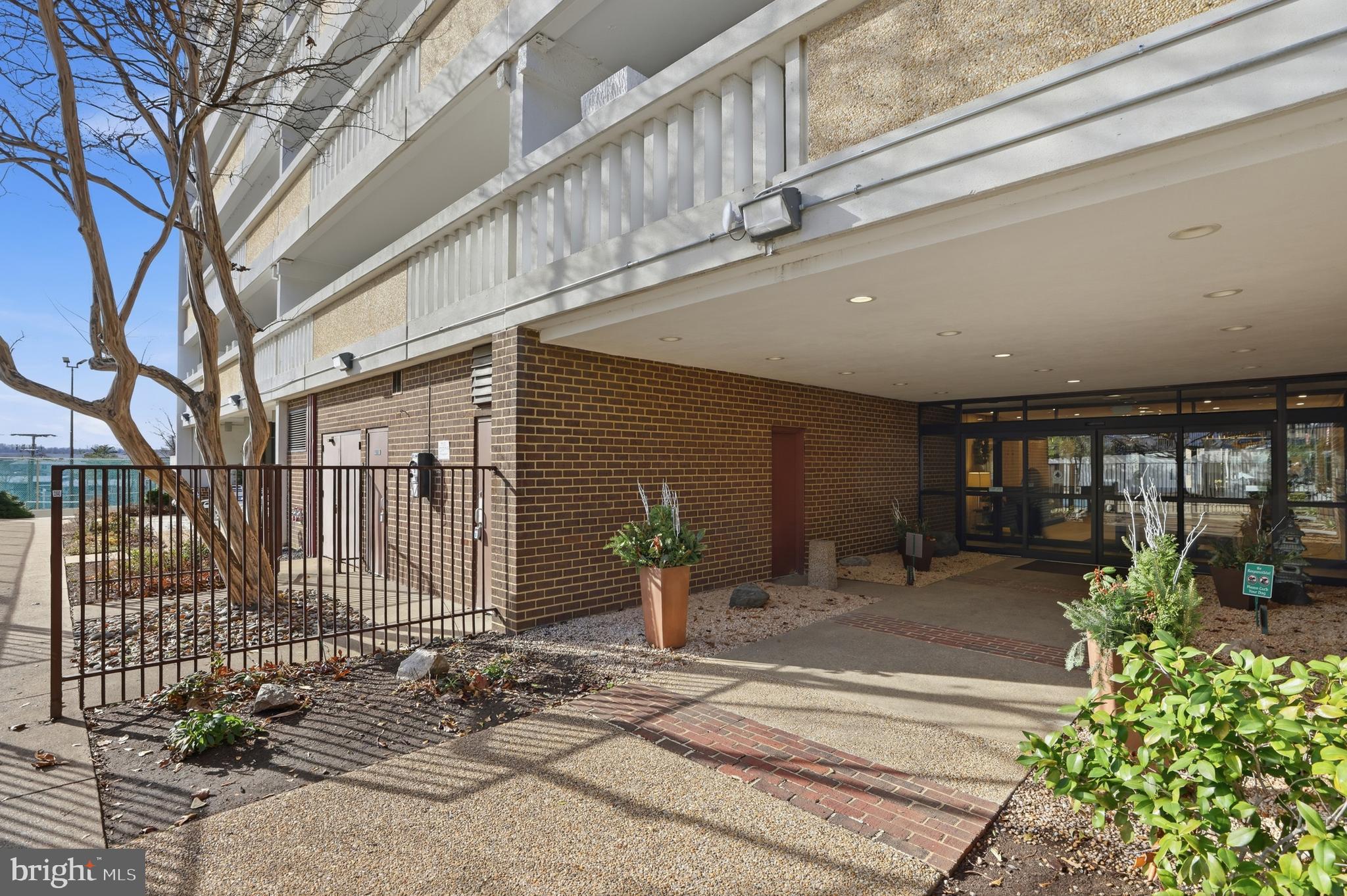 ALEXANDRIA KNOLLS - Residential