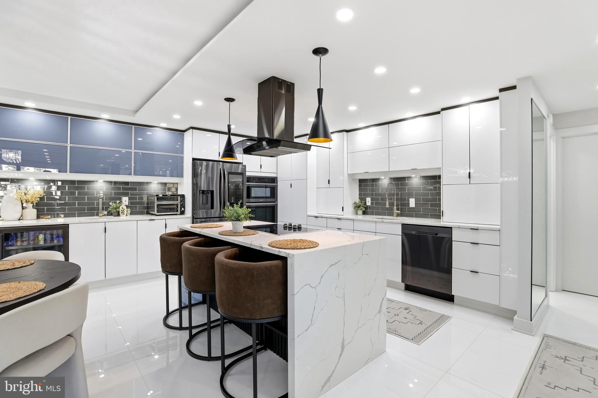 ALEXANDRIA KNOLLS - Residential