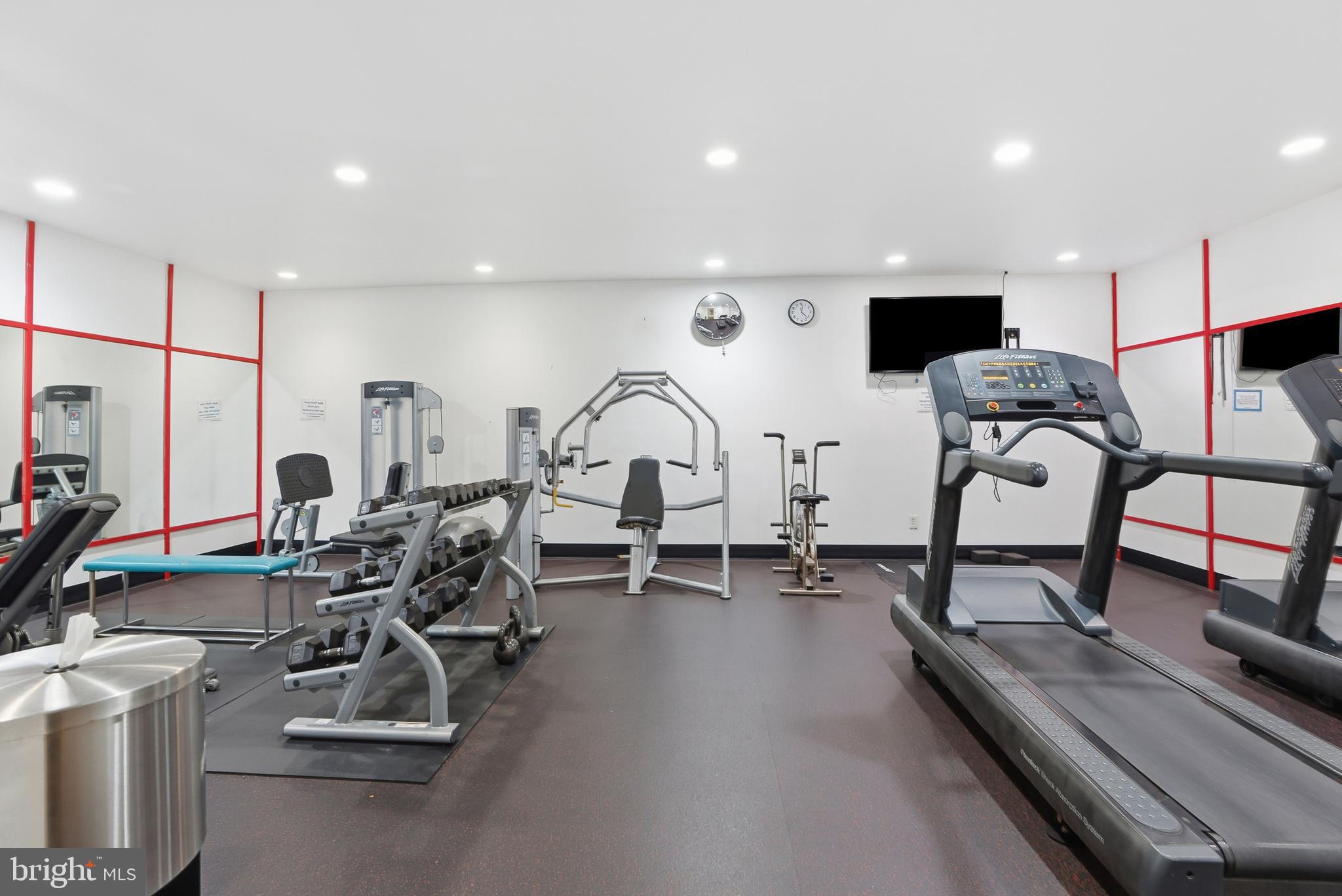 ALEXANDRIA KNOLLS - Residential