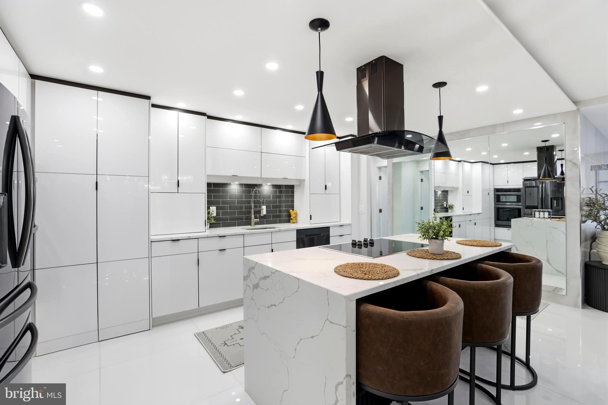 ALEXANDRIA KNOLLS - Residential