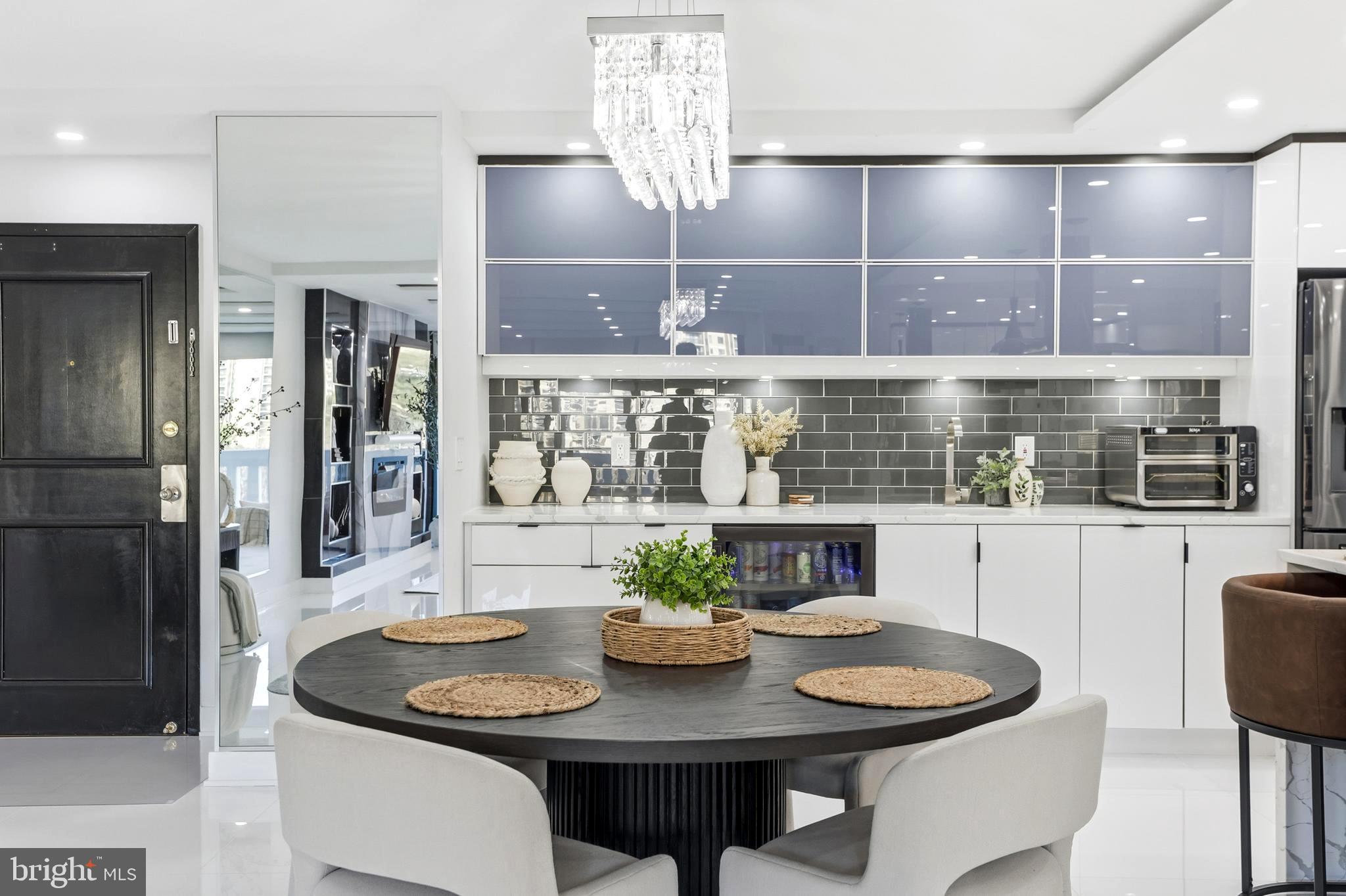 ALEXANDRIA KNOLLS - Residential