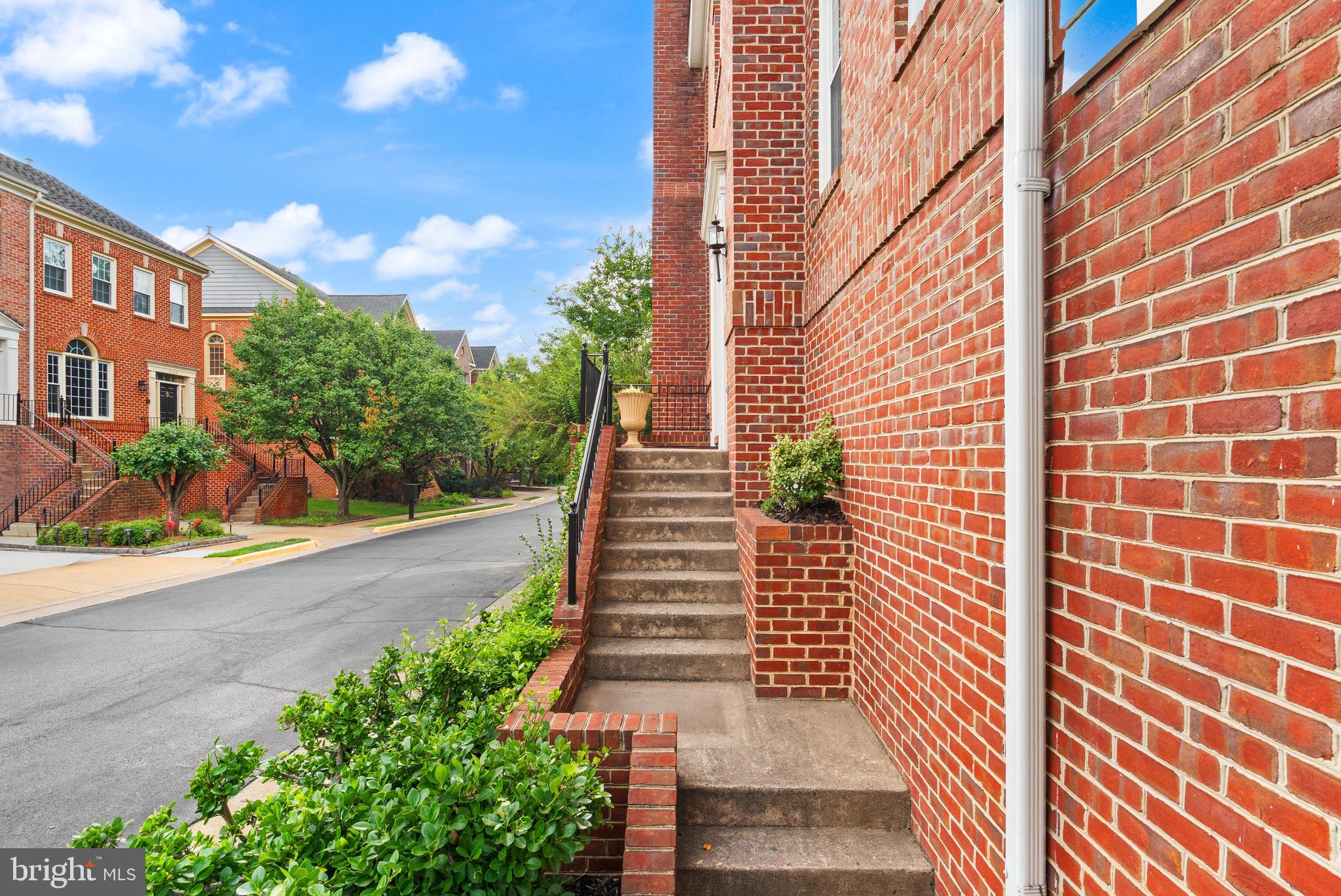 8127 BOSS STREET