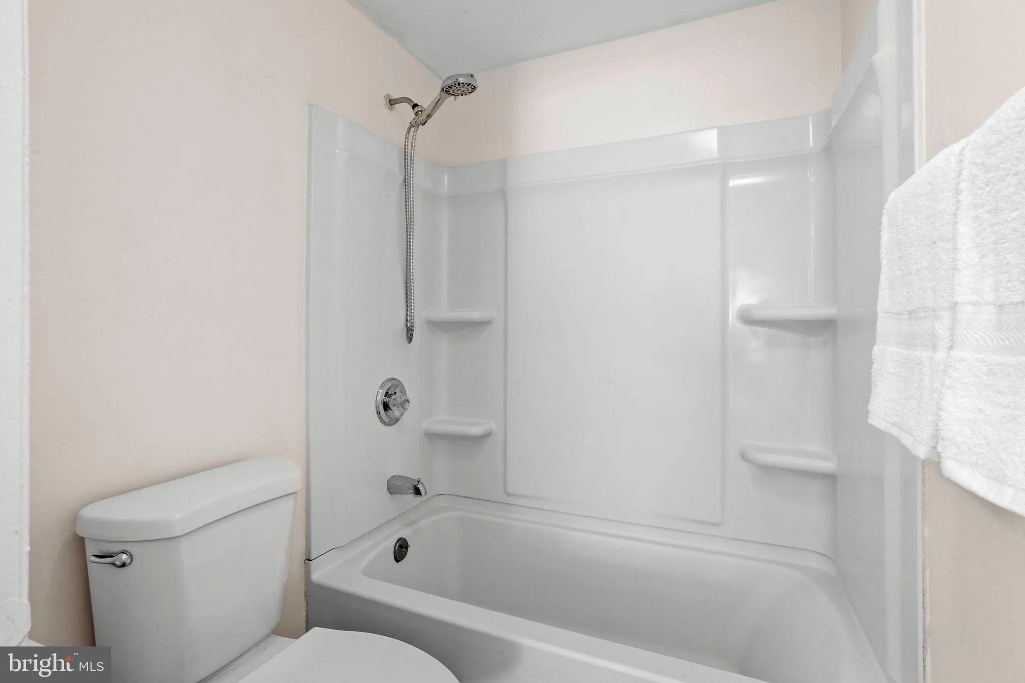 Willingboro, New Jersey 08046, United States, 2 Bedrooms Bedrooms, ,2 BathroomsBathrooms,Residential,Pending,37672