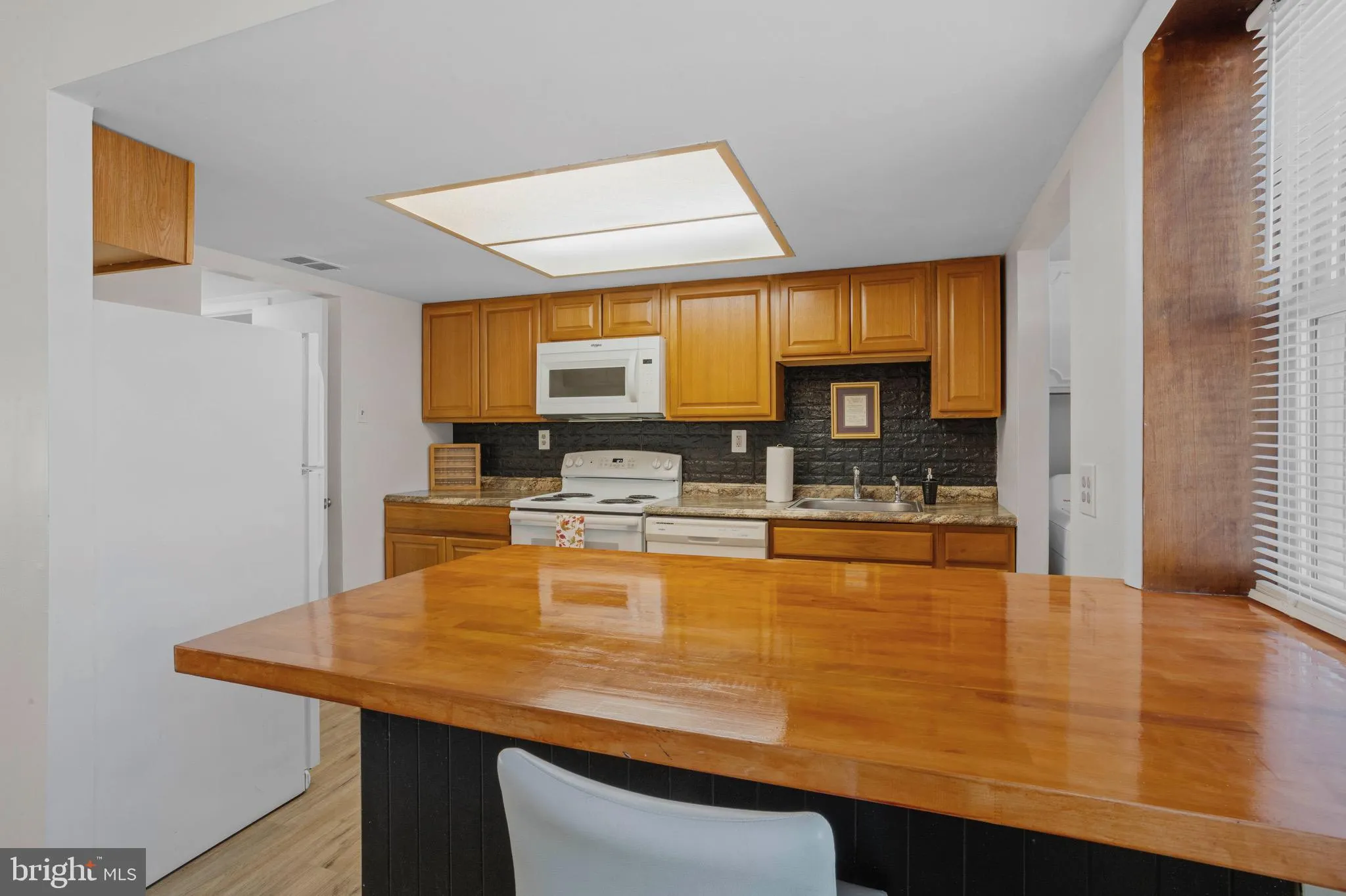 Willingboro, New Jersey 08046, United States, 2 Bedrooms Bedrooms, ,2 BathroomsBathrooms,Residential,Pending,37672