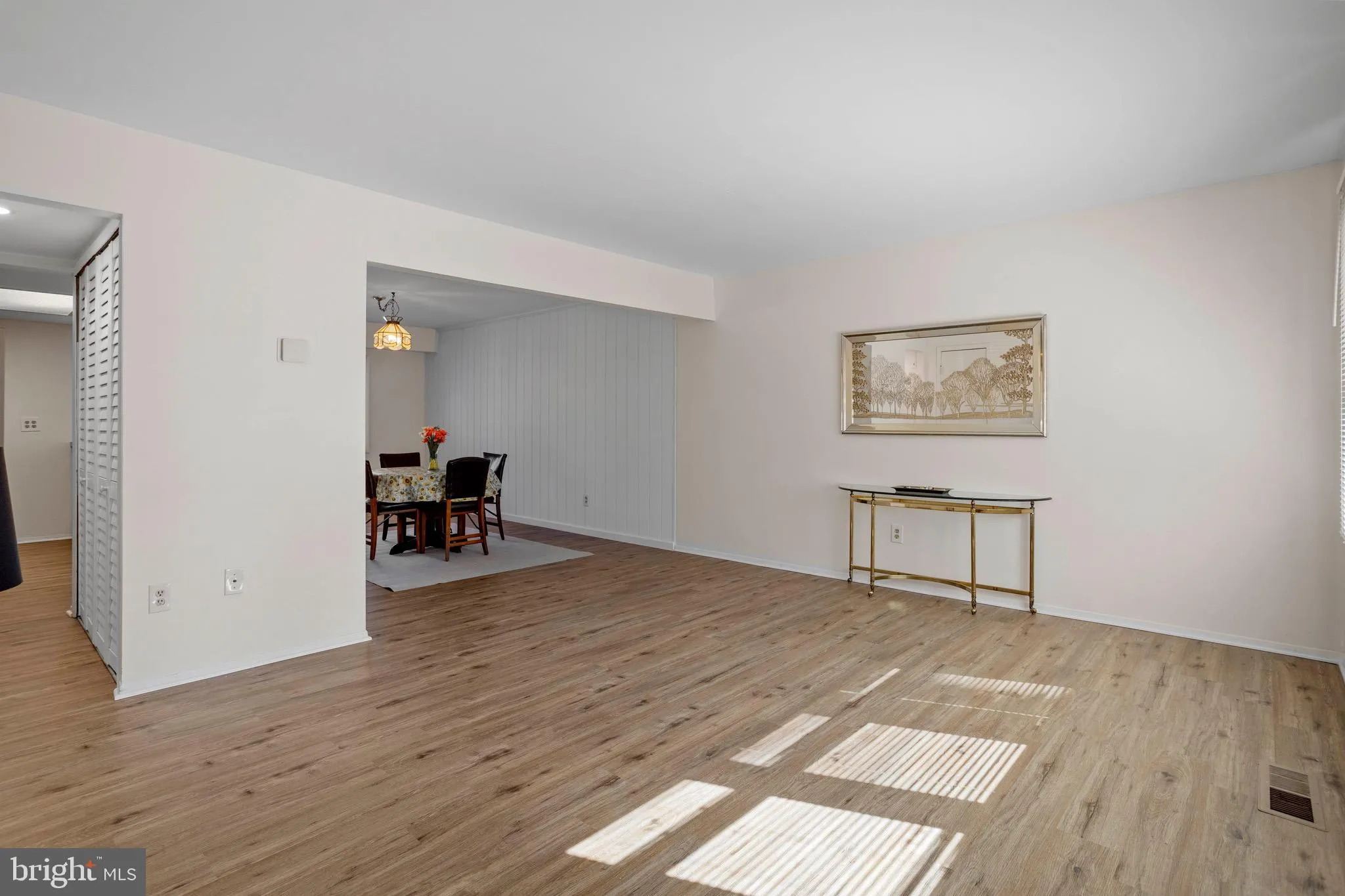 Willingboro, New Jersey 08046, United States, 2 Bedrooms Bedrooms, ,2 BathroomsBathrooms,Residential,Pending,37672