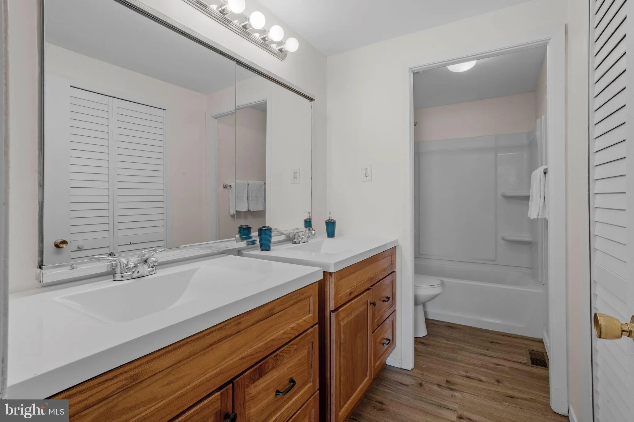 Willingboro, New Jersey 08046, United States, 2 Bedrooms Bedrooms, ,2 BathroomsBathrooms,Residential,Pending,37672