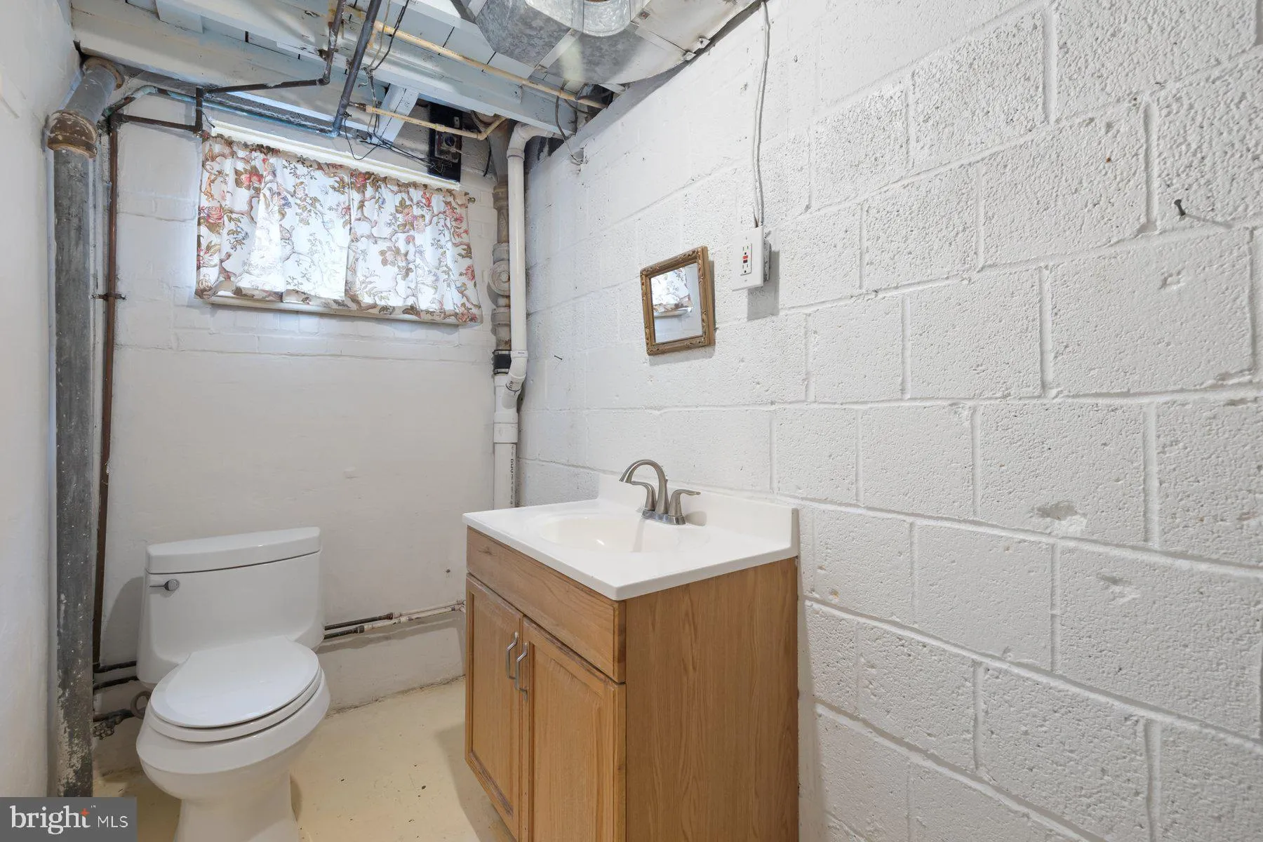 Silver Spring, Maryland 20910, United States, 3 Bedrooms Bedrooms, ,3 BathroomsBathrooms,Residential,Active,143301