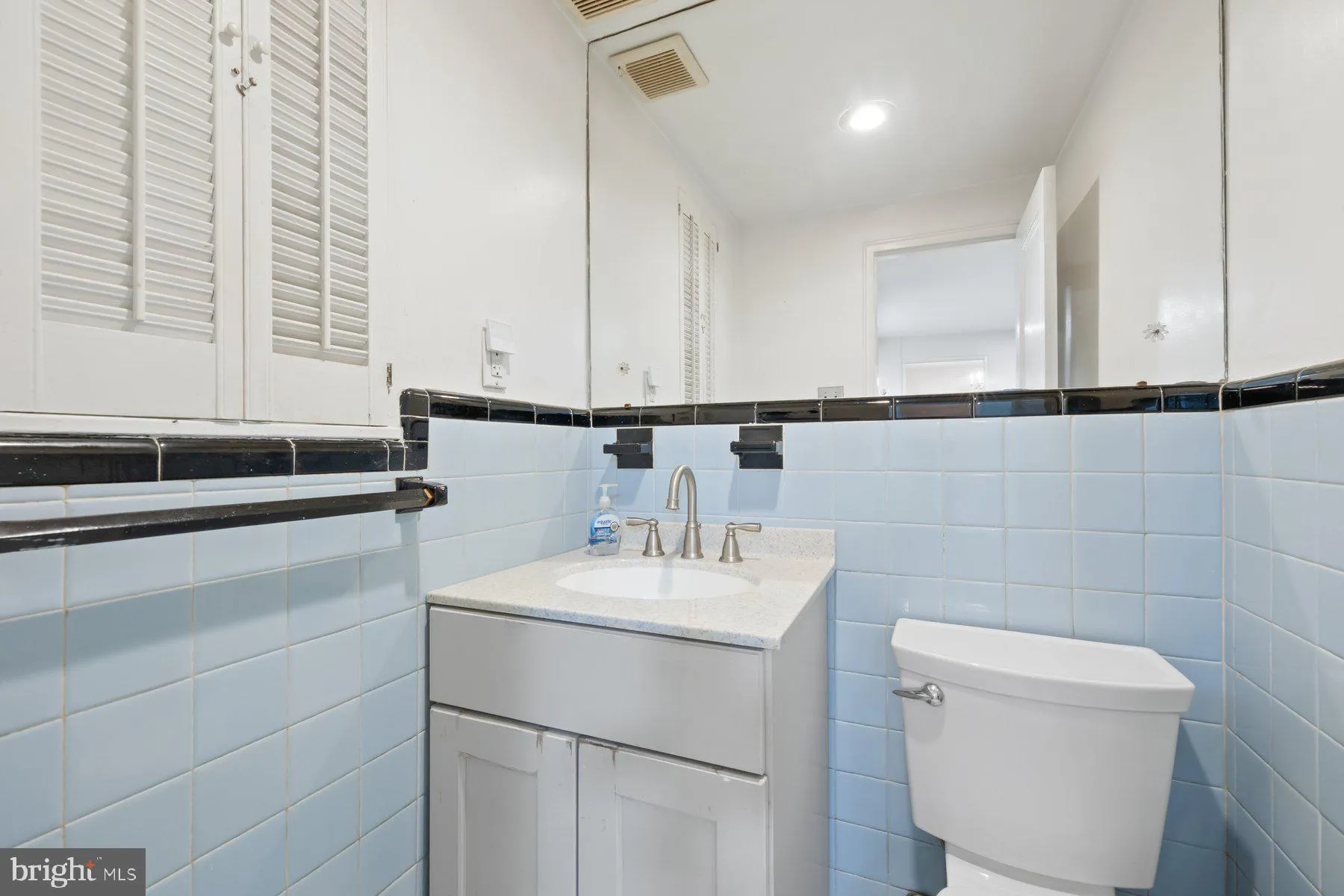 Silver Spring, Maryland 20910, United States, 3 Bedrooms Bedrooms, ,3 BathroomsBathrooms,Residential,Active,143301