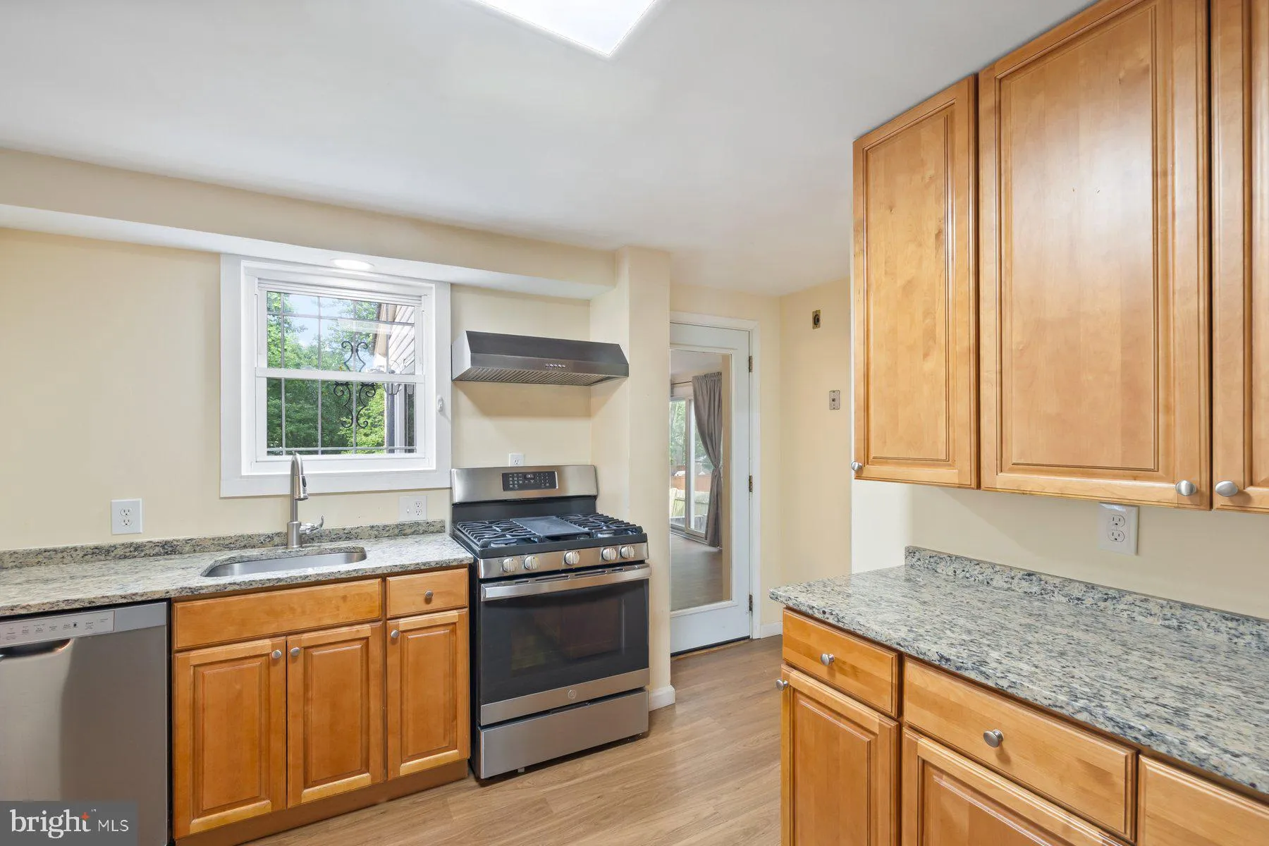 Silver Spring, Maryland 20910, United States, 3 Bedrooms Bedrooms, ,3 BathroomsBathrooms,Residential,Active,143301