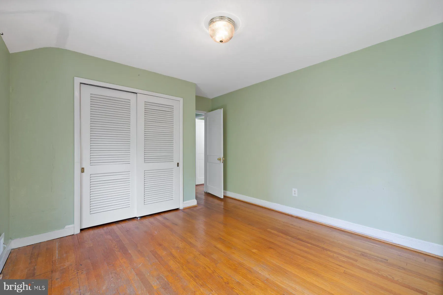 Silver Spring, Maryland 20910, United States, 3 Bedrooms Bedrooms, ,3 BathroomsBathrooms,Residential,Active,143301