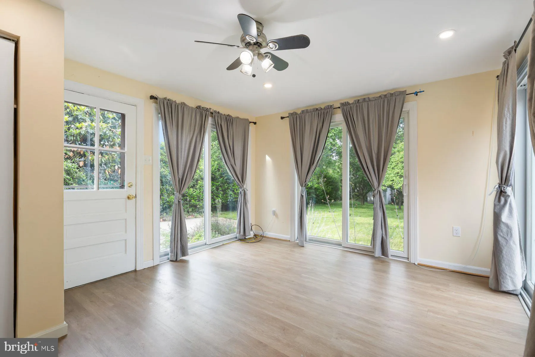 Silver Spring, Maryland 20910, United States, 3 Bedrooms Bedrooms, ,3 BathroomsBathrooms,Residential,Active,143301