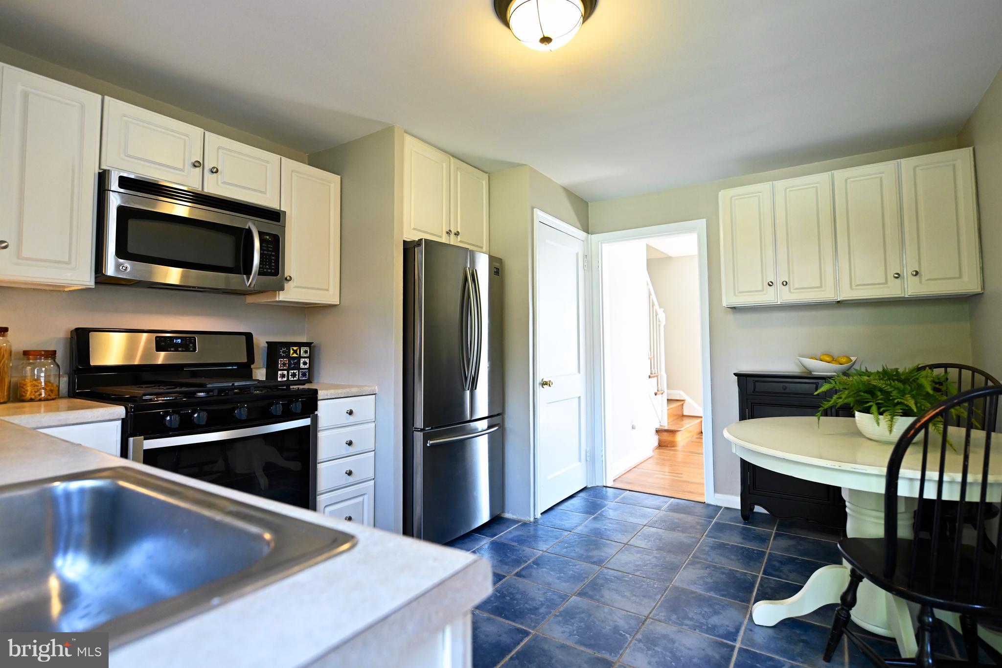 LOCH RAVEN MANOR - Residential