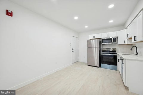 Townhouse For Rent - 5530 Boyer Street #2B<br/> PHILADELPHIA, PA 19138
