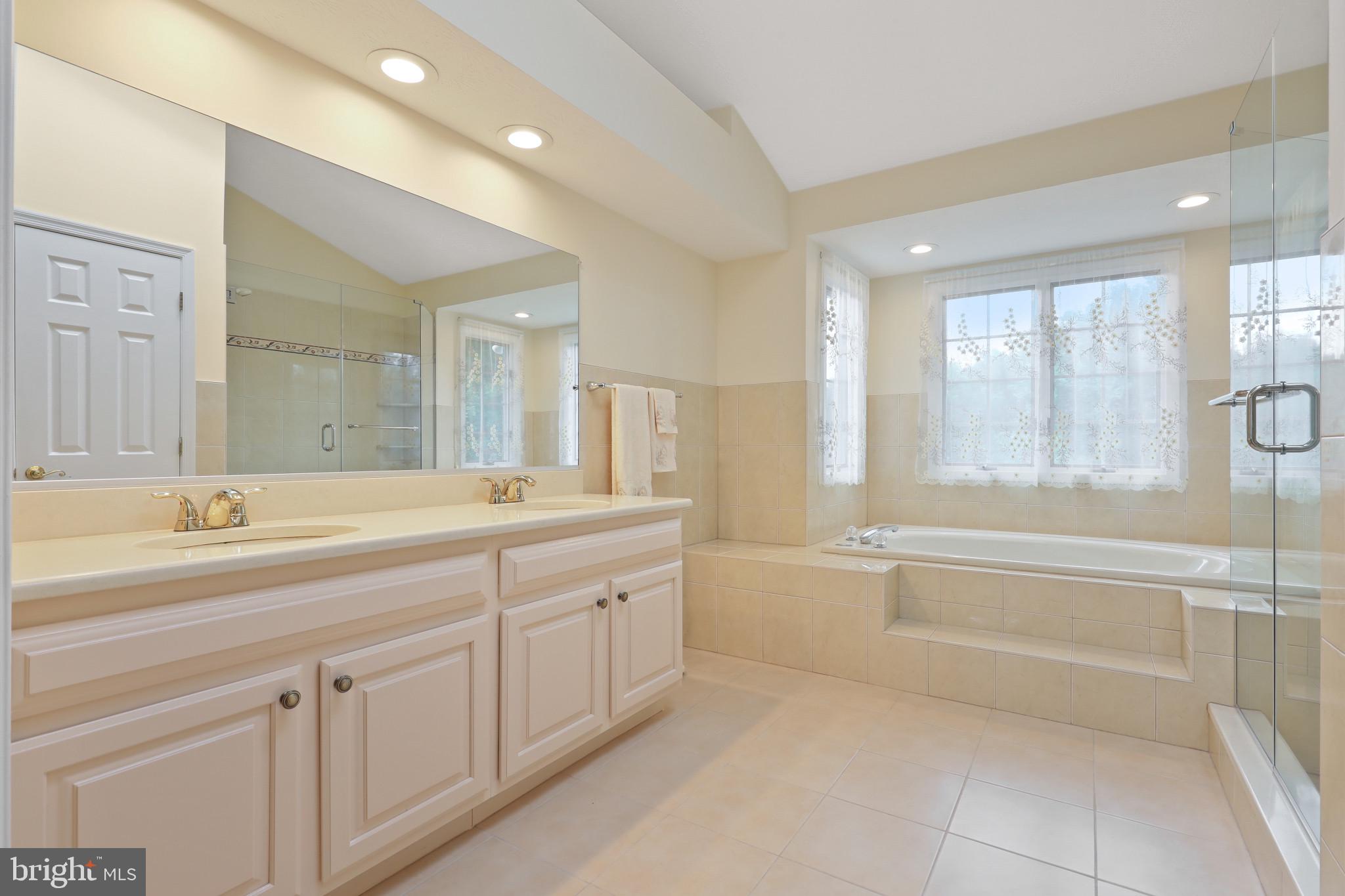 LYONSWOOD - Residential