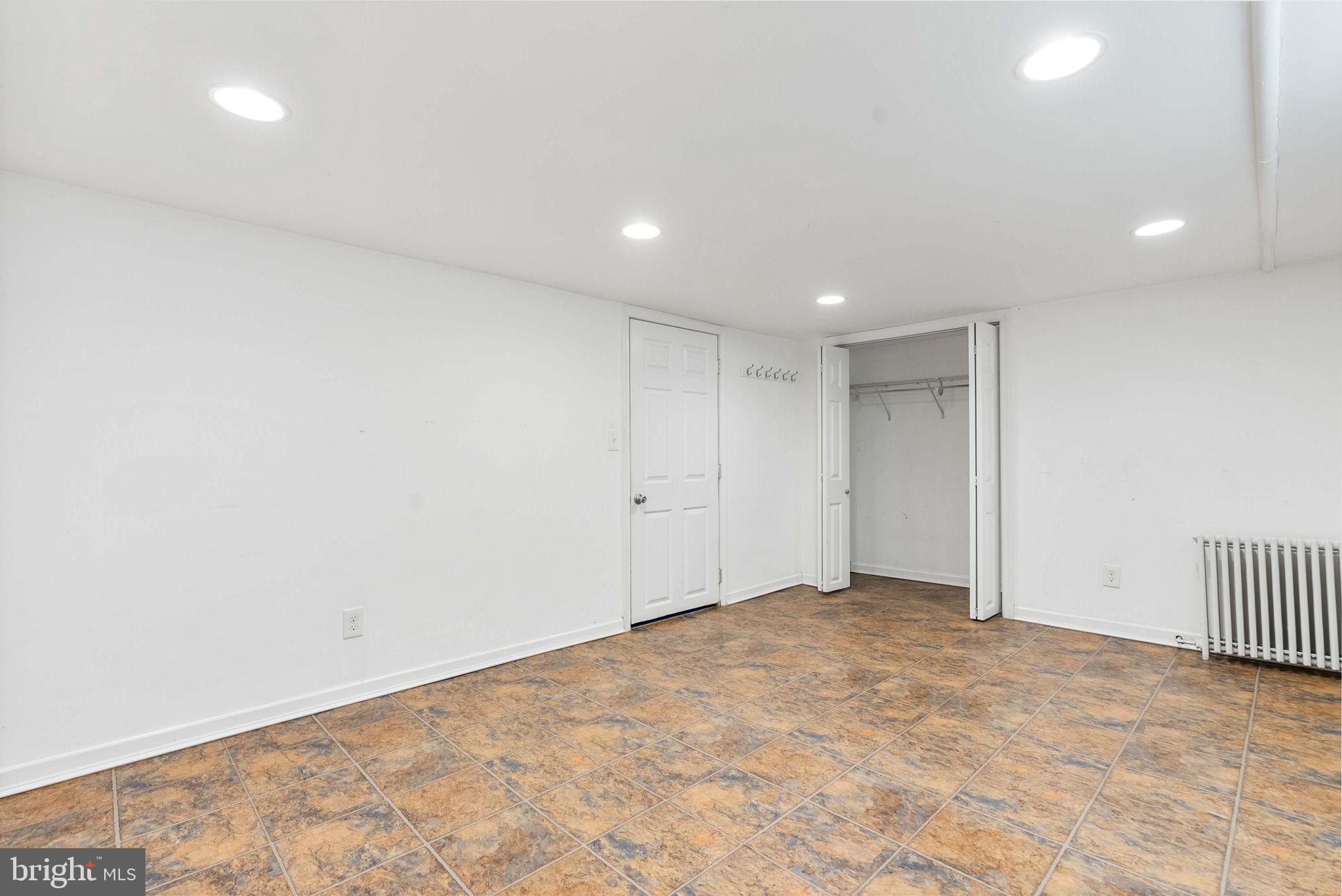 RIVERDALE PARK - Residential