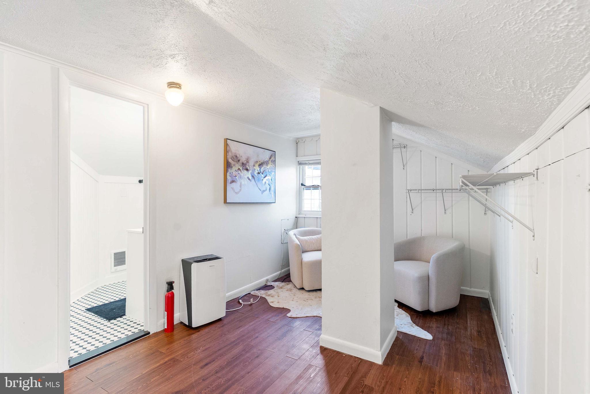 RIVERDALE PARK - Residential