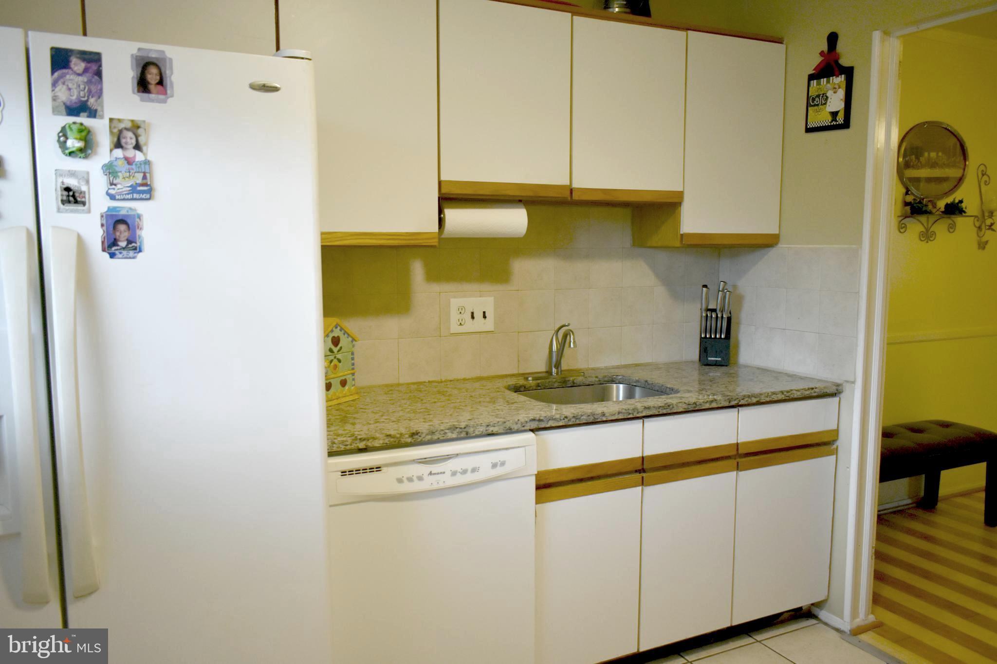 VILLAGE SQUARE - Residential