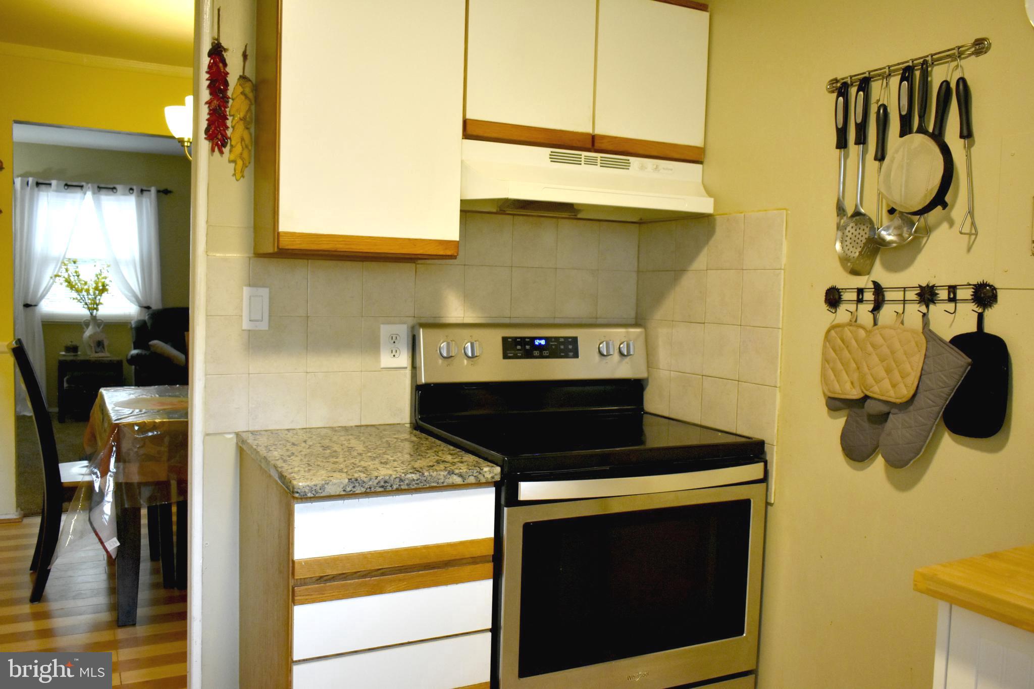 VILLAGE SQUARE - Residential