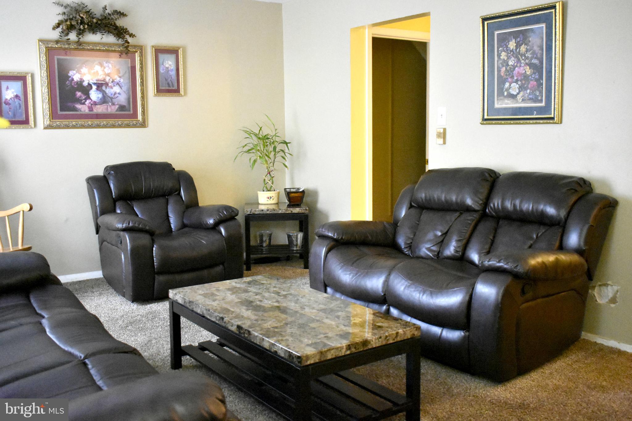 VILLAGE SQUARE - Residential