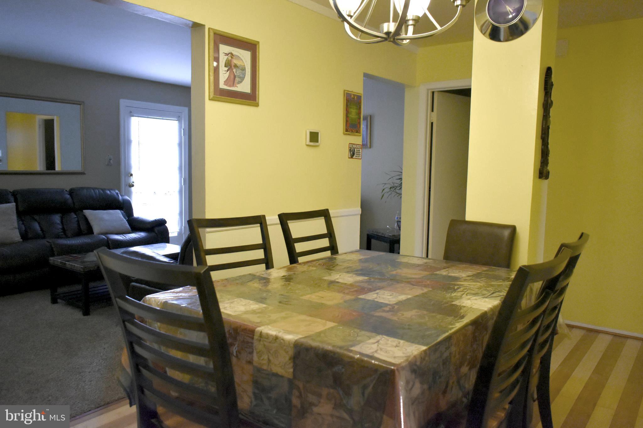 VILLAGE SQUARE - Residential