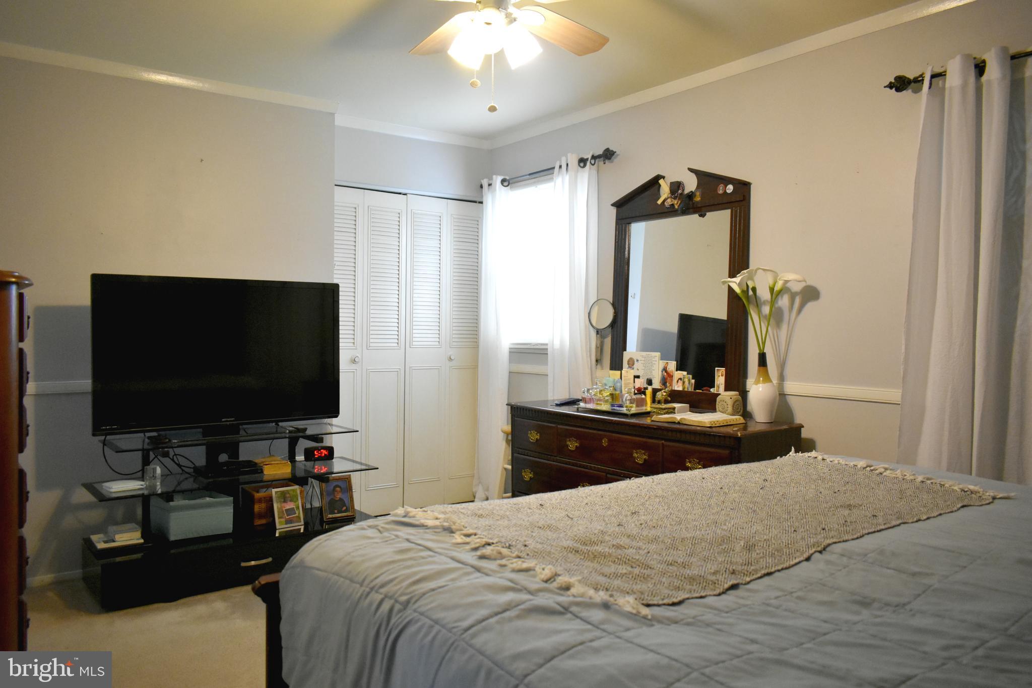 VILLAGE SQUARE - Residential