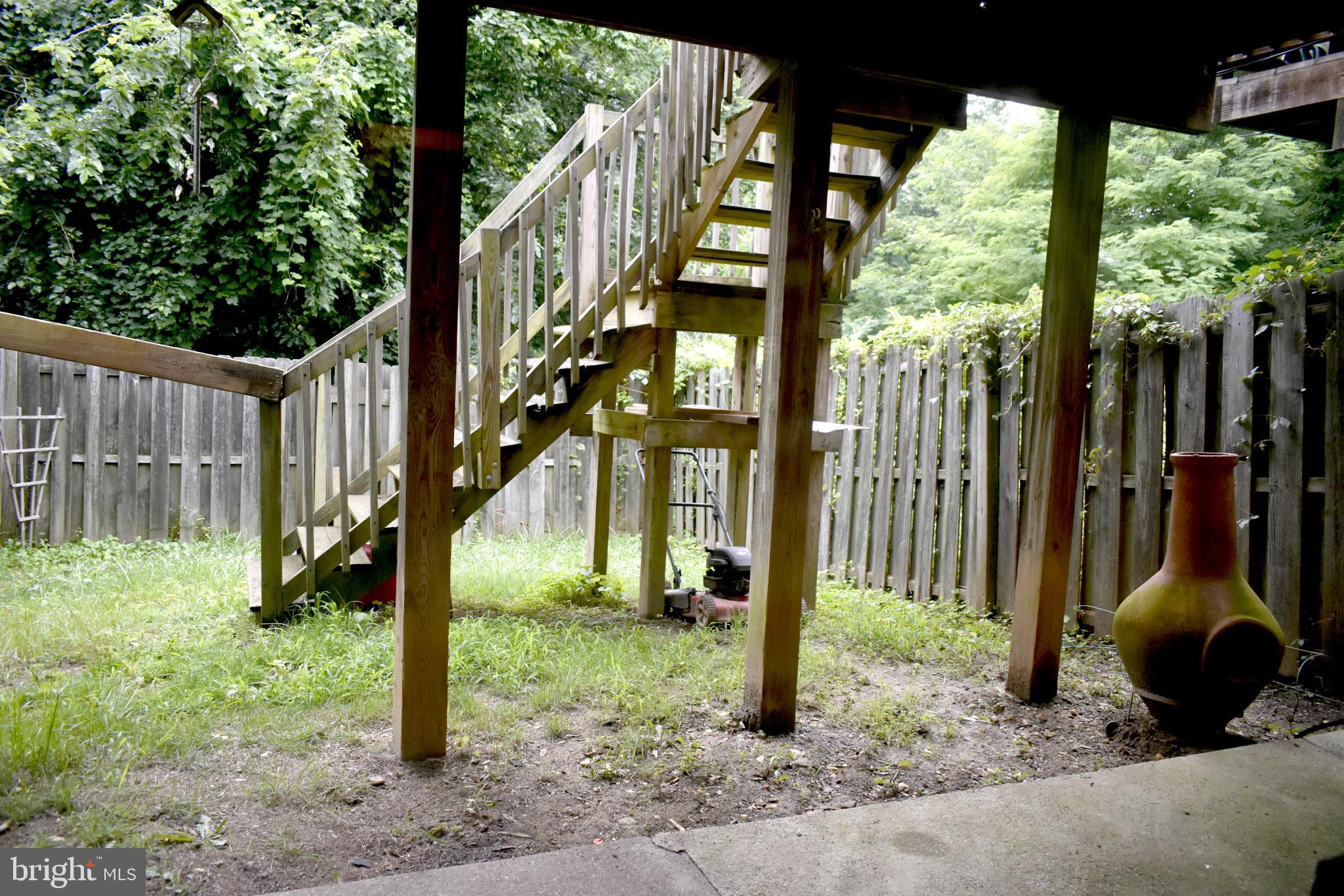 VILLAGE SQUARE - Residential