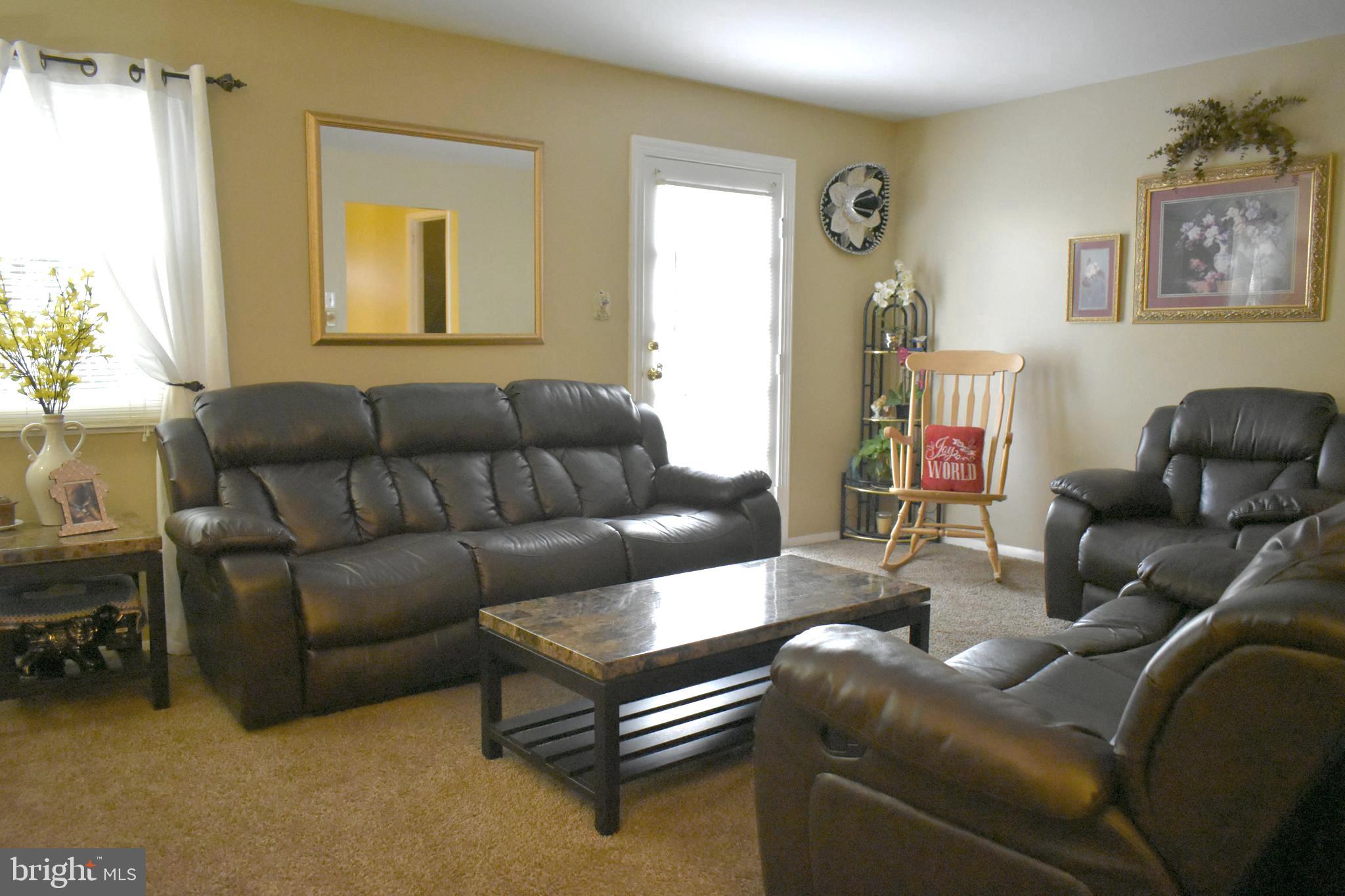 VILLAGE SQUARE - Residential