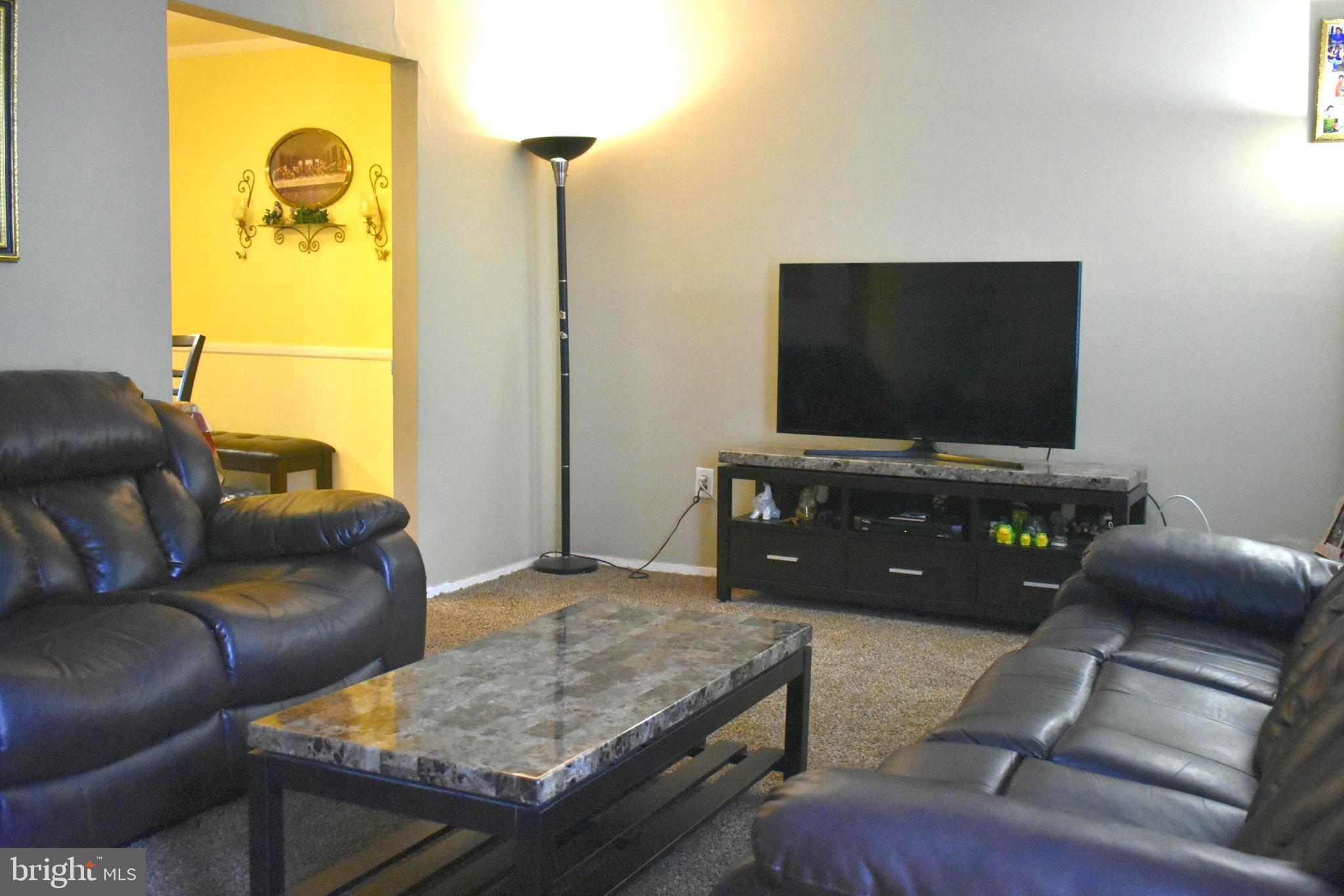 VILLAGE SQUARE - Residential