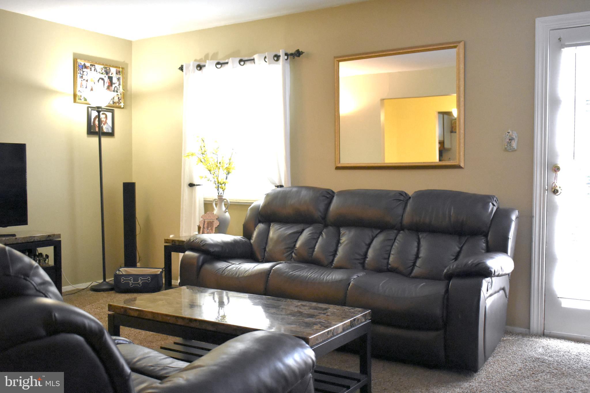 VILLAGE SQUARE - Residential