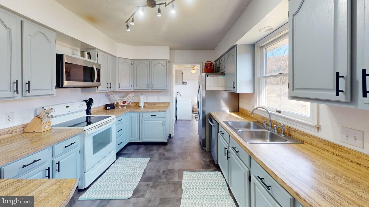 HEALY HEIGHTS - Residential