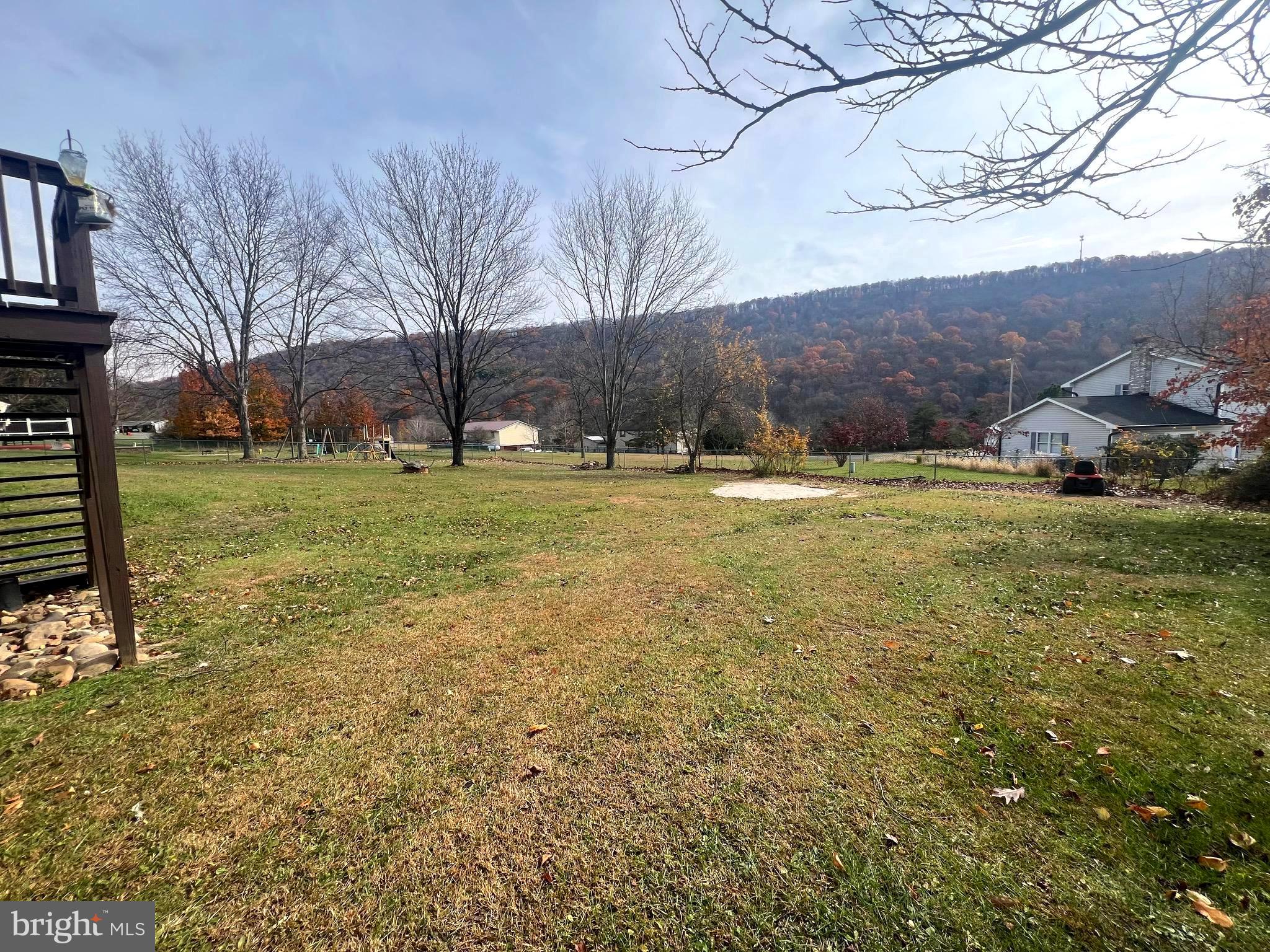 73 WHITE WILLOW COURT