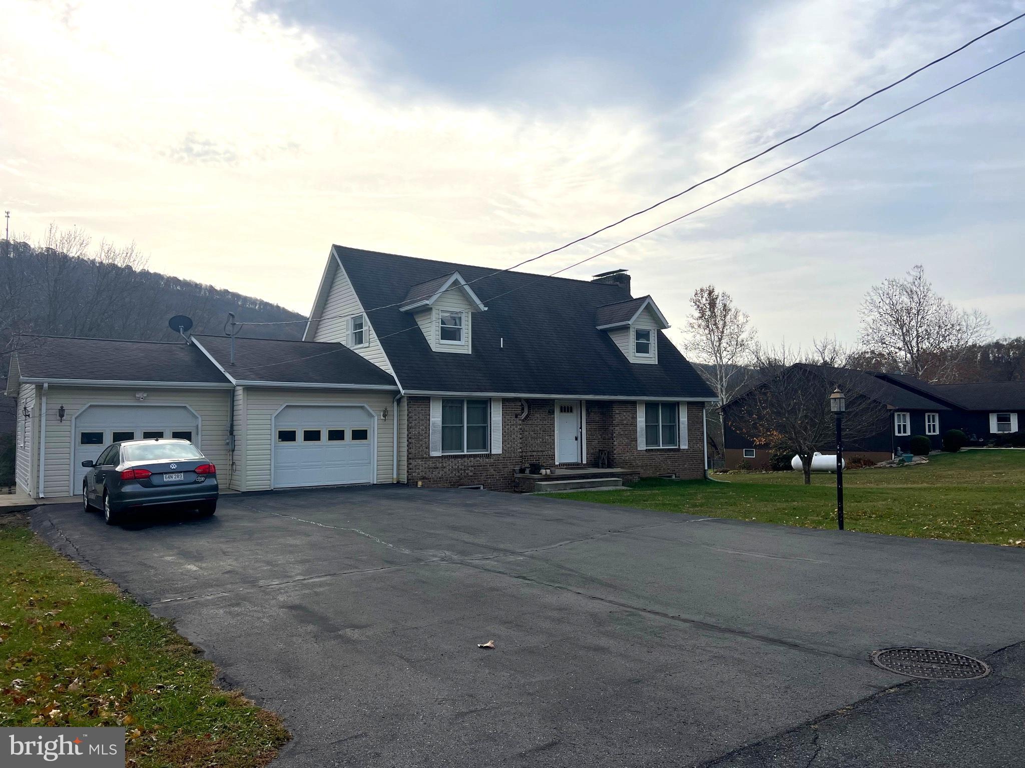 73 WHITE WILLOW COURT