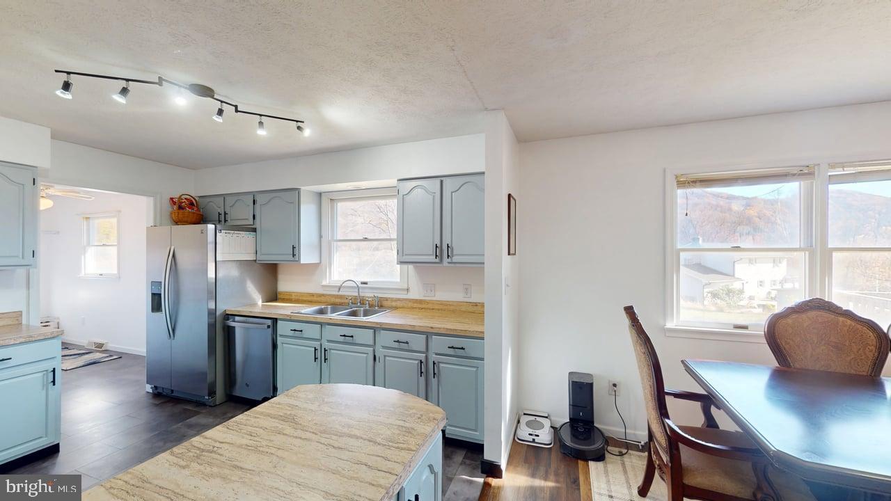 HEALY HEIGHTS - Residential