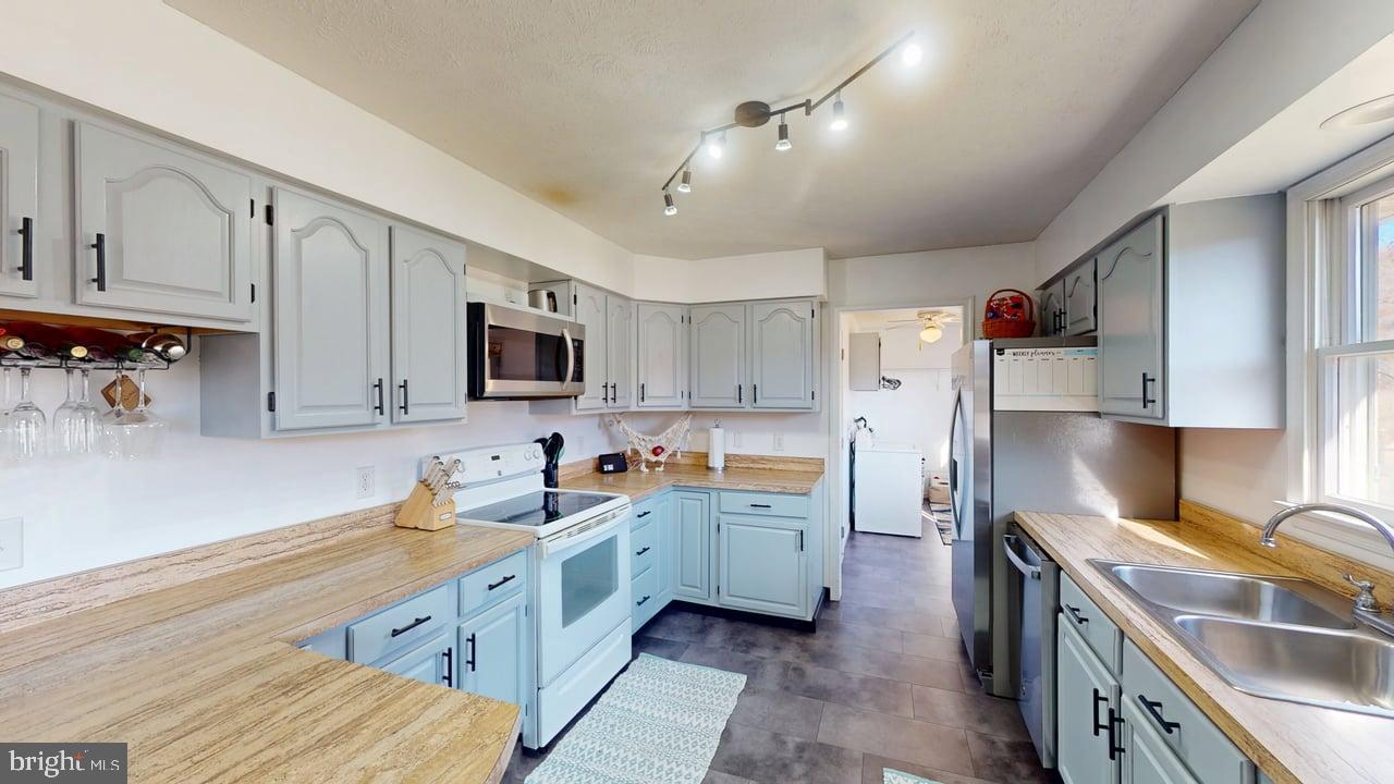 HEALY HEIGHTS - Residential