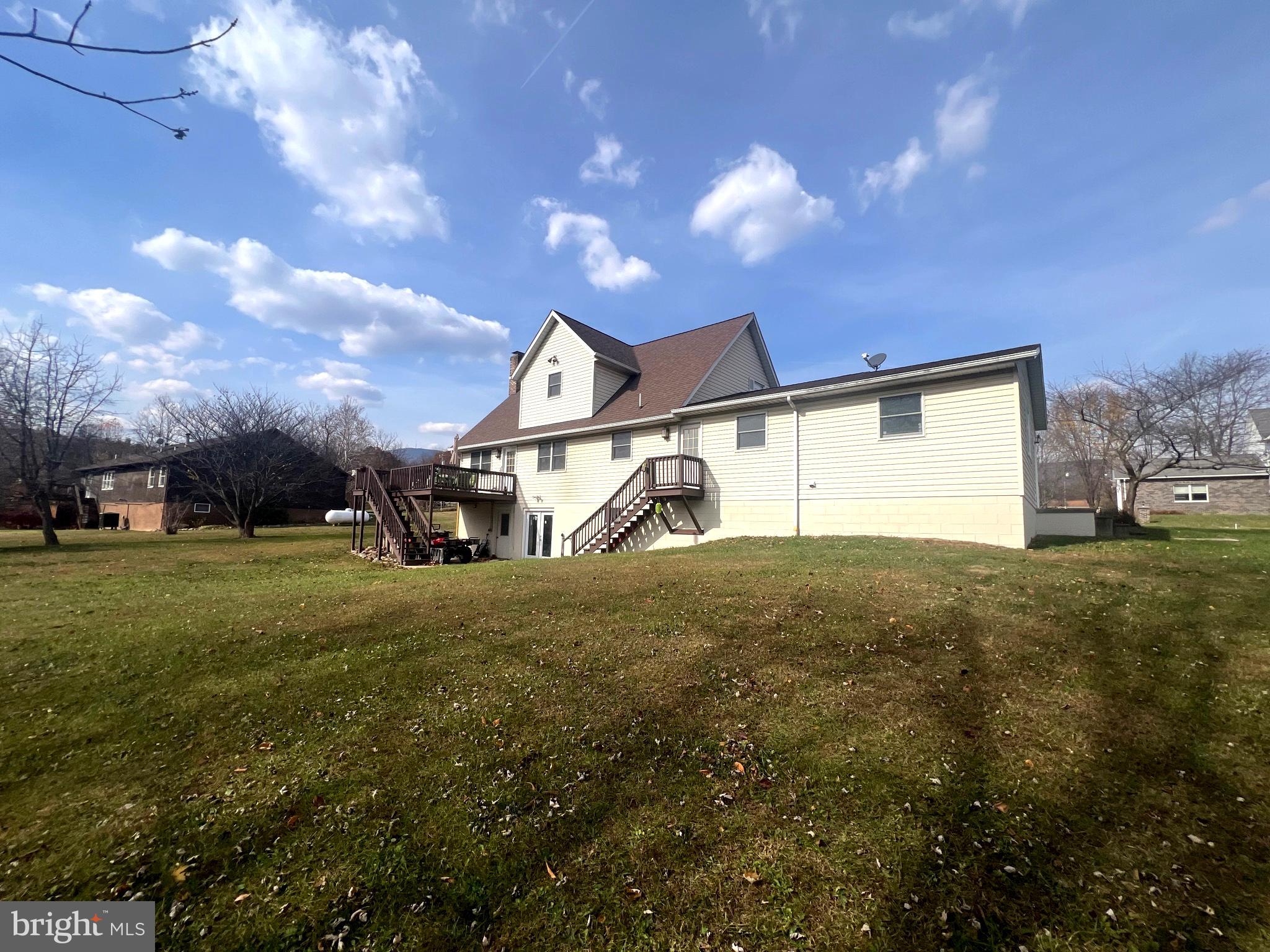 73 WHITE WILLOW COURT