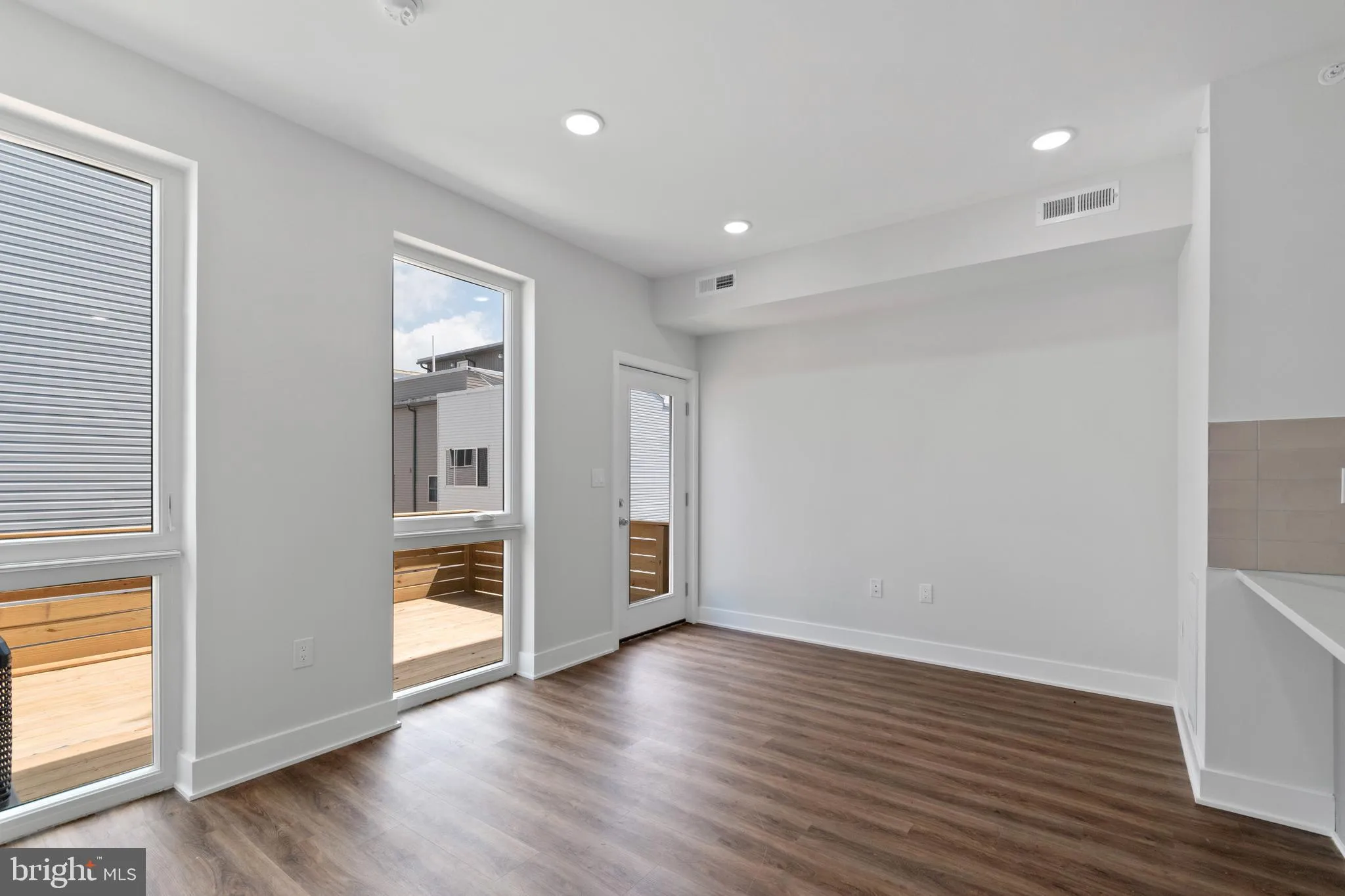 Philadelphia, Pennsylvania 19122, United States, 7 Bedrooms Bedrooms, ,Residential,Active,34702